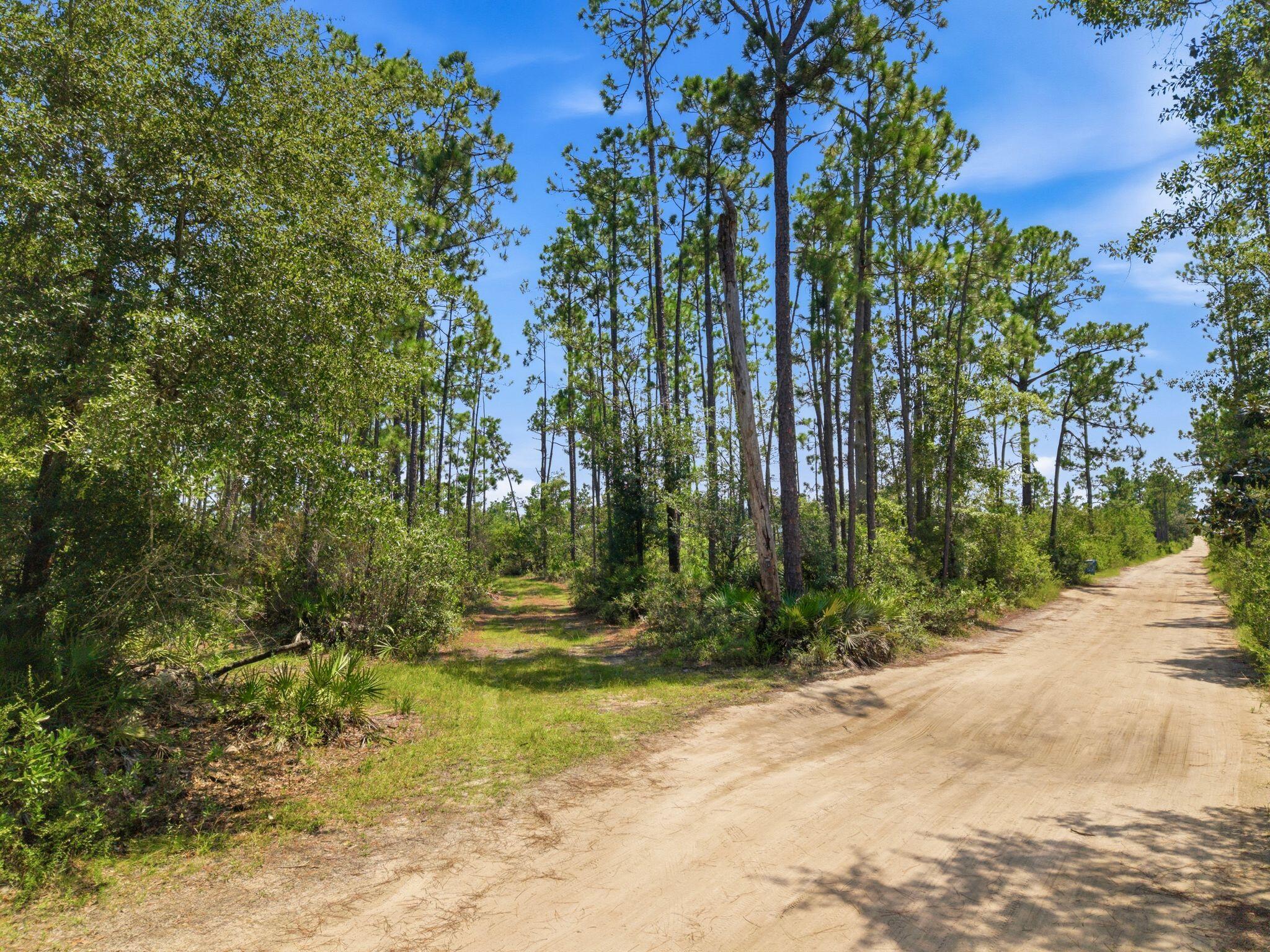 NO RECORDED SUBDIVISION - Land