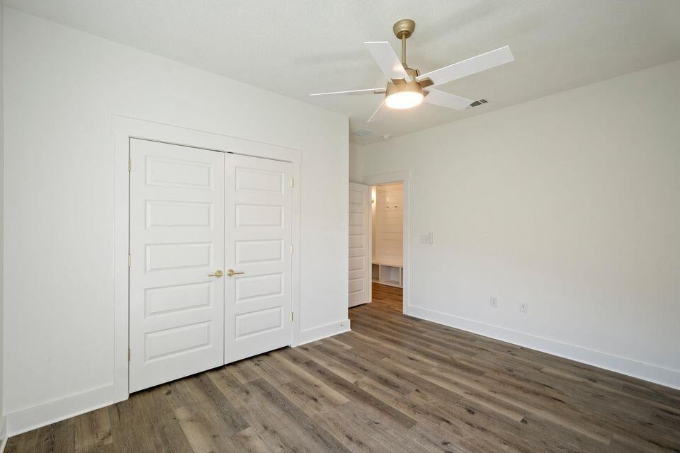 ELLIOTTS POINT 8TH ADDN - Residential