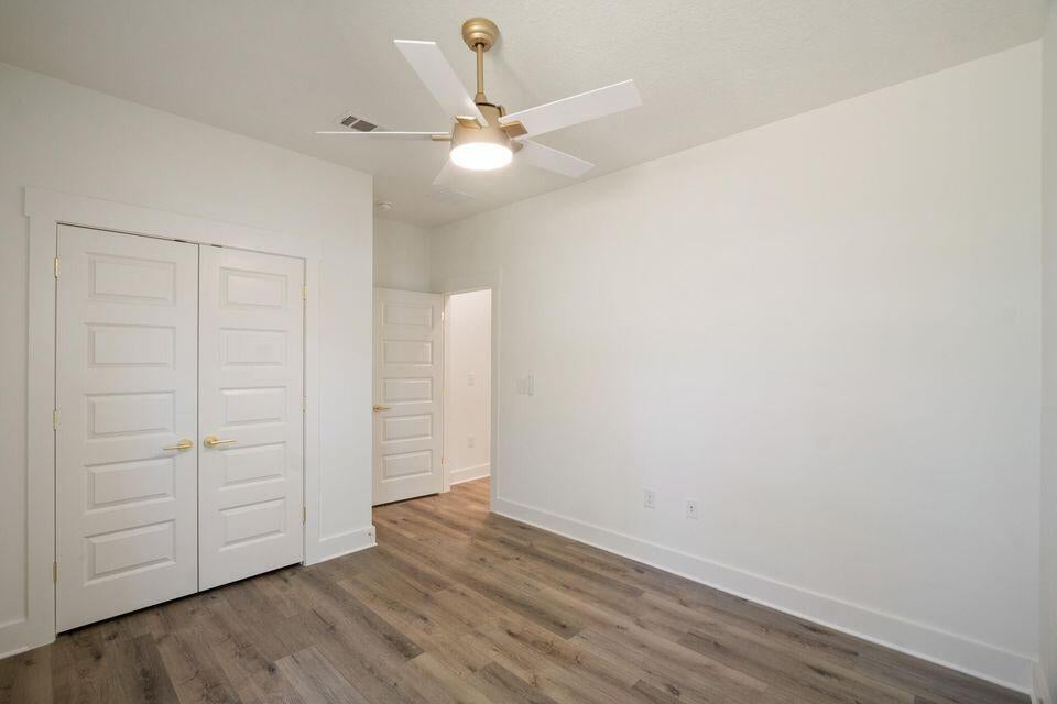 ELLIOTTS POINT 8TH ADDN - Residential