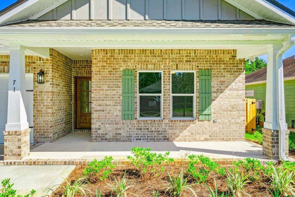 ELLIOTTS POINT 8TH ADDN - Residential
