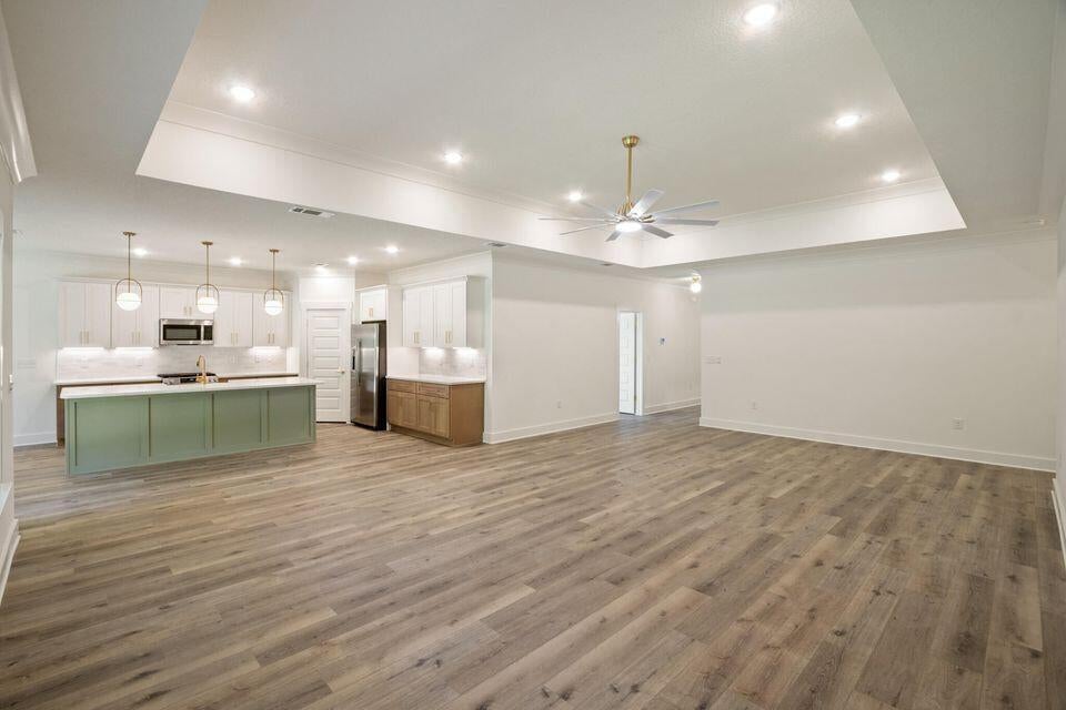 ELLIOTTS POINT 8TH ADDN - Residential