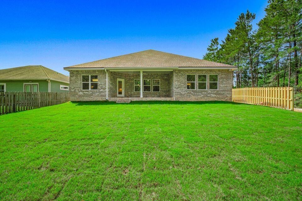 ELLIOTTS POINT 8TH ADDN - Residential