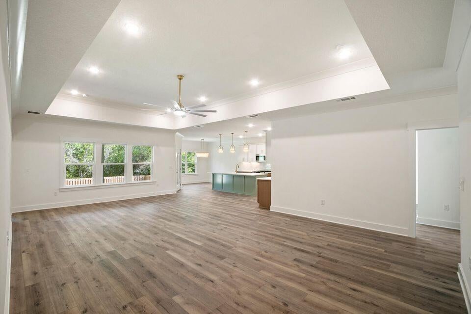 ELLIOTTS POINT 8TH ADDN - Residential