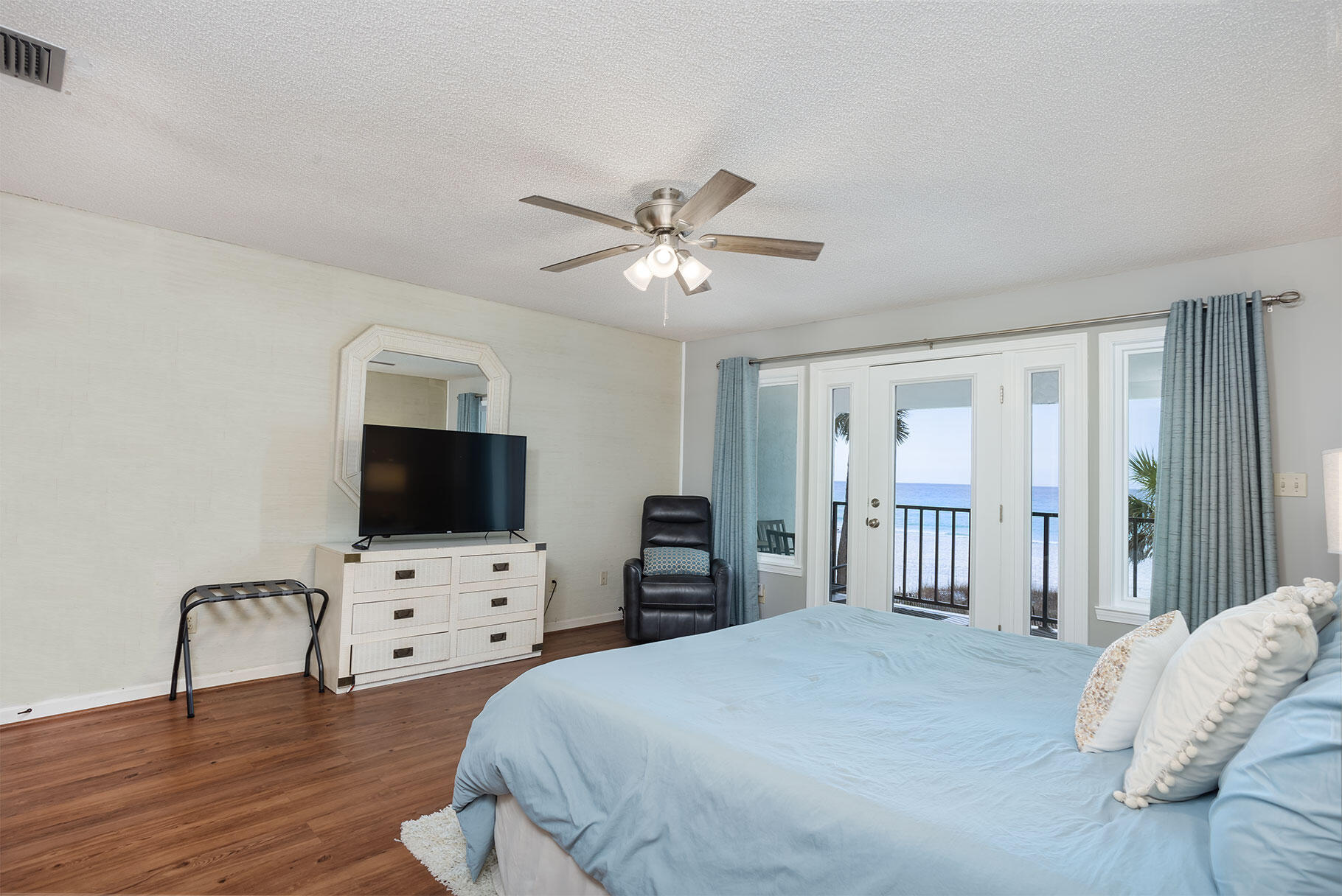 Leeward Tower Townhouse - Residential