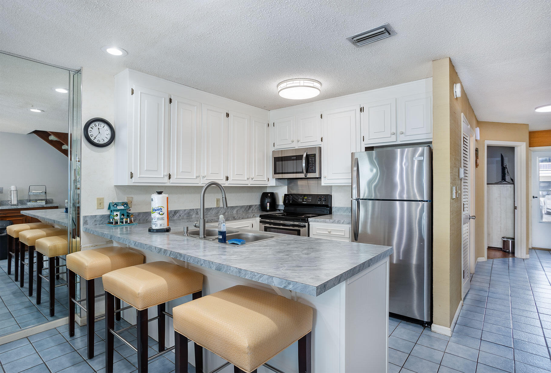 Leeward Tower Townhouse - Residential