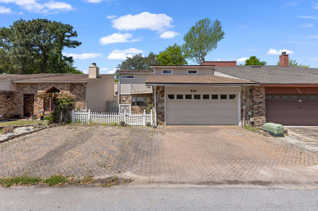 DONLABROOK GARDYNS - Residential