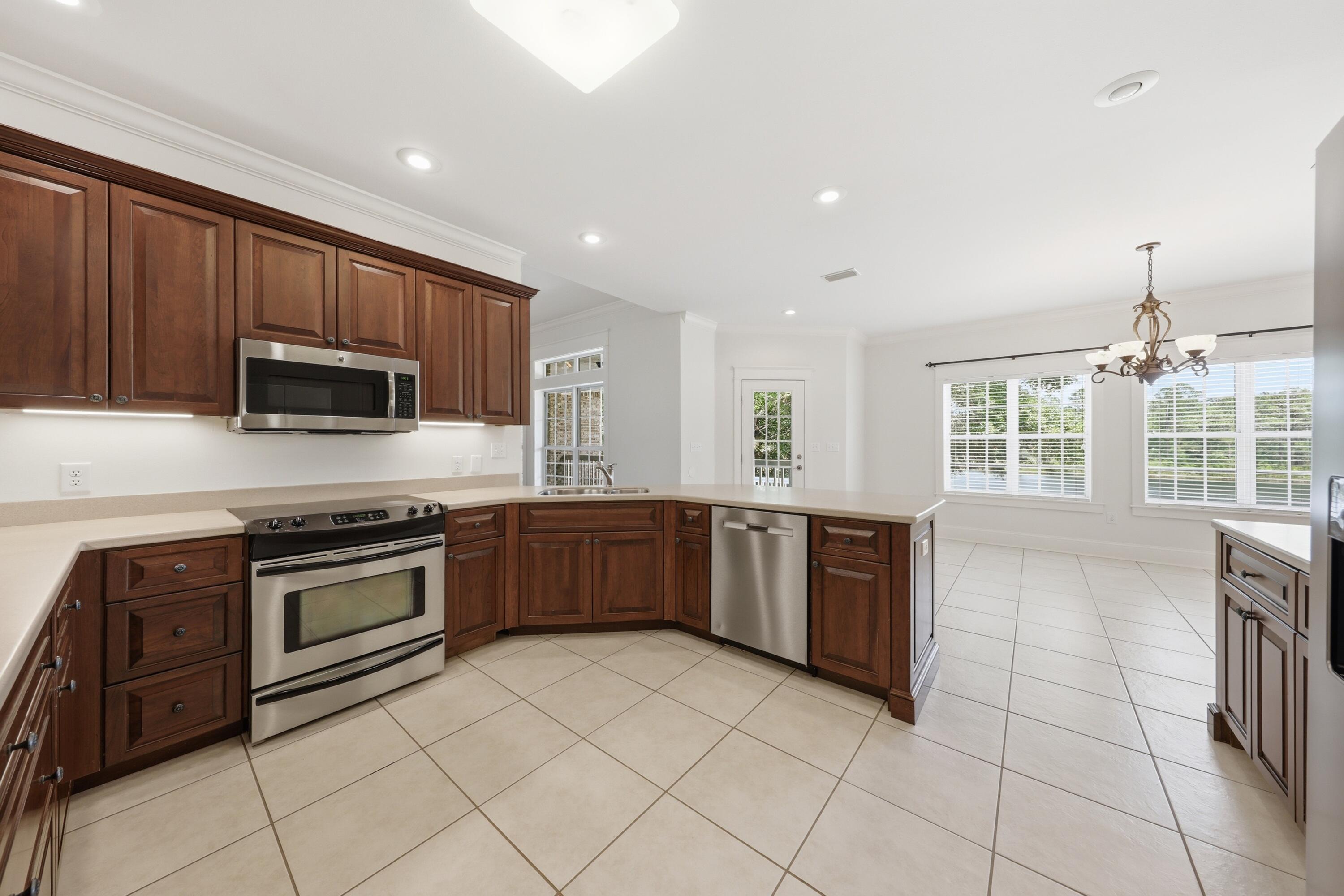 HIDDEN LAKES ESTATES - Residential