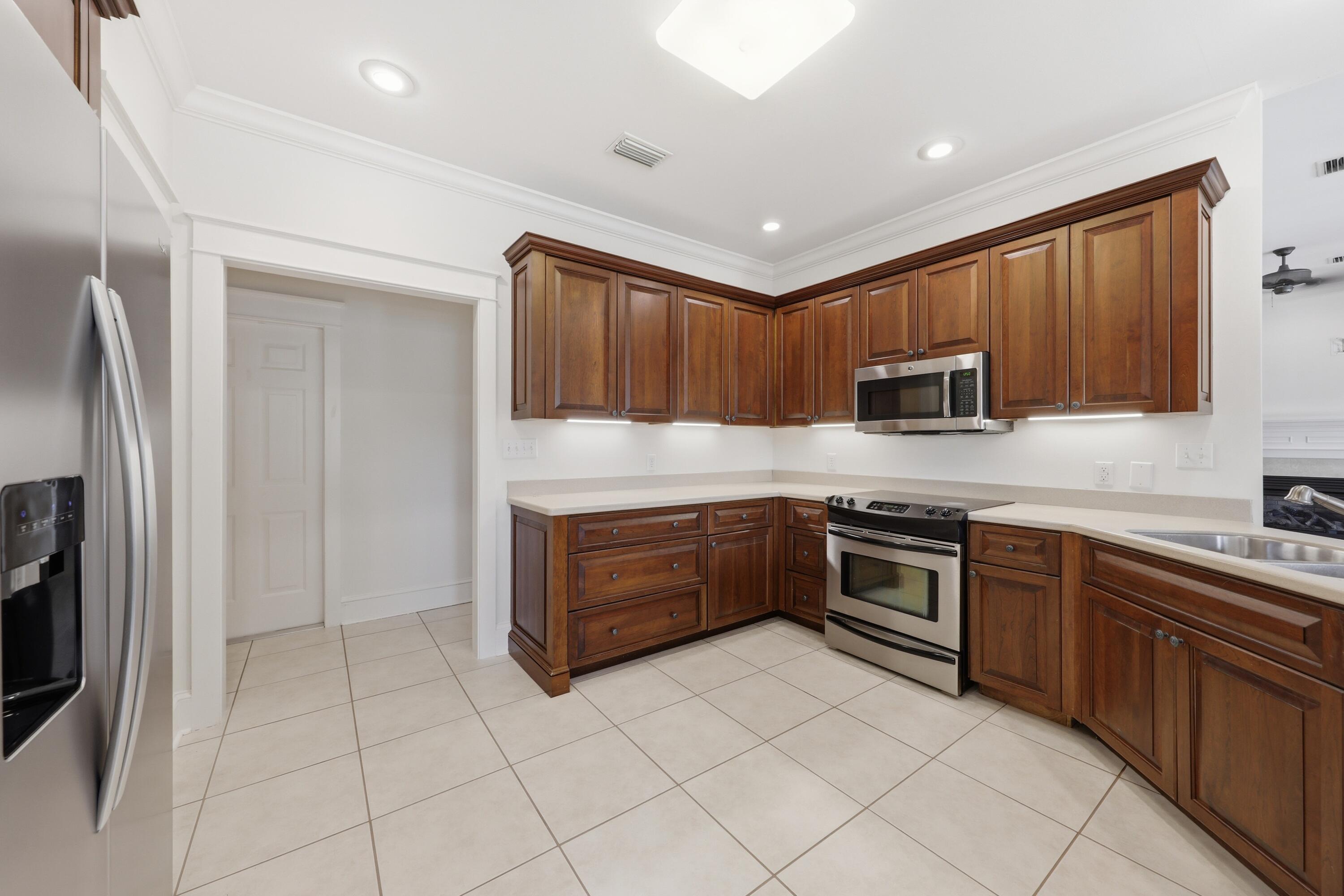 HIDDEN LAKES ESTATES - Residential