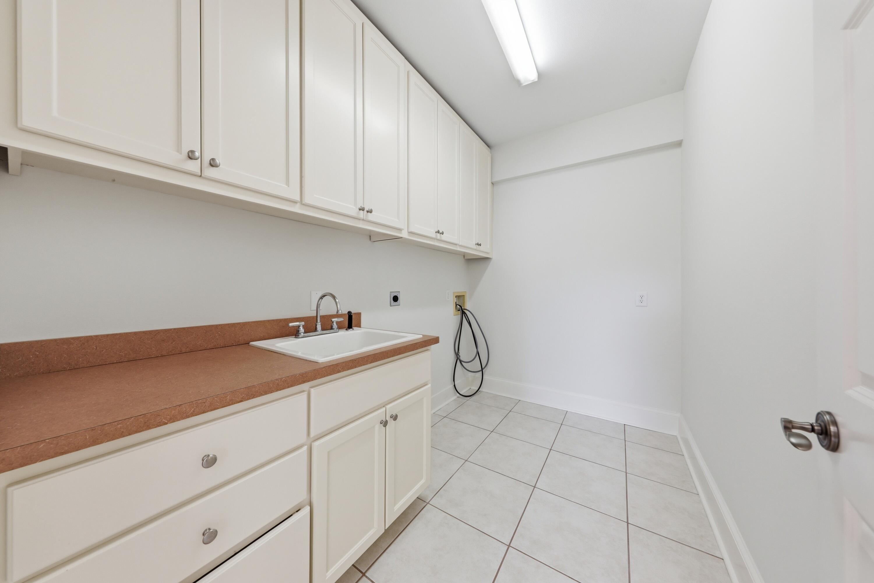 HIDDEN LAKES ESTATES - Residential