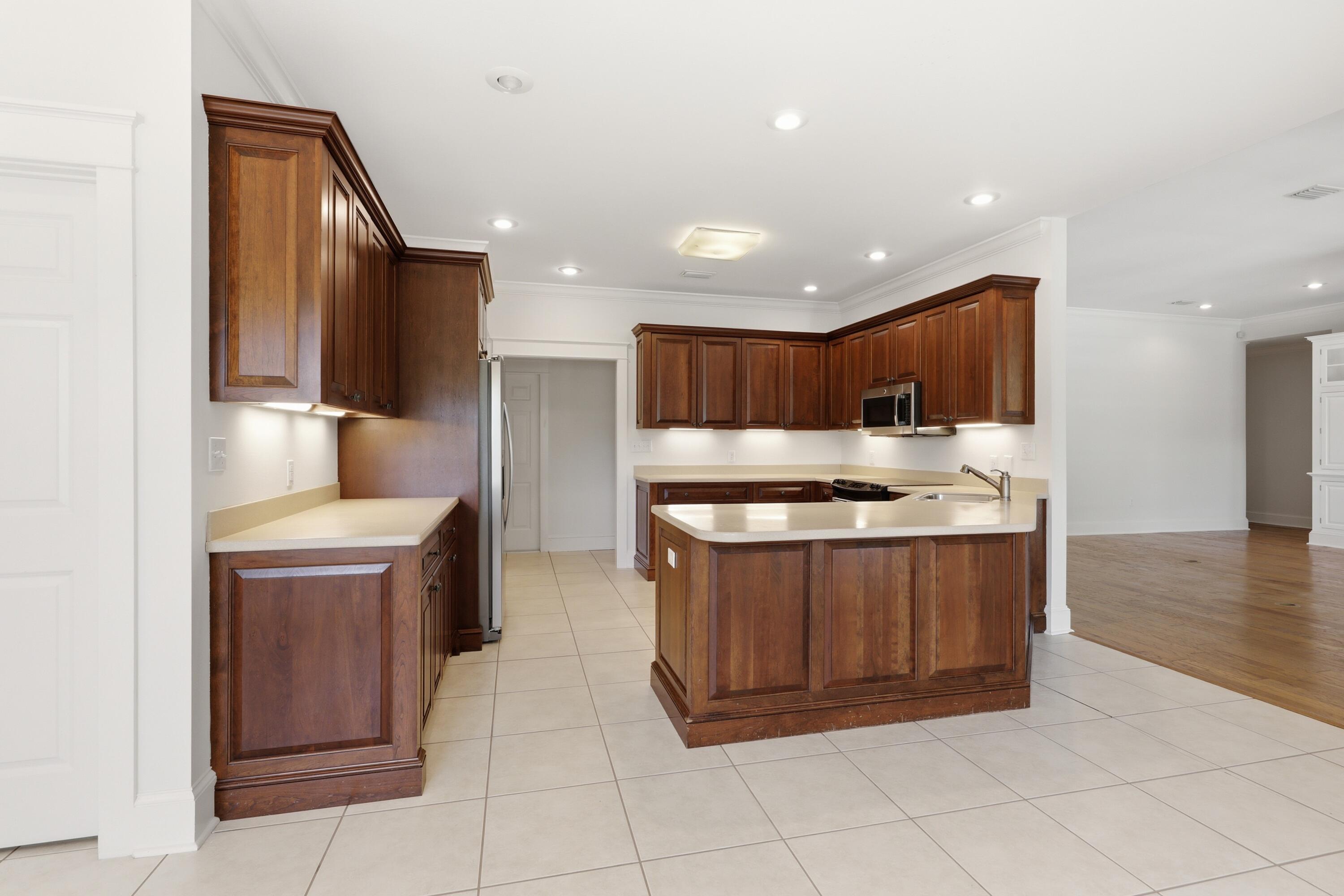 HIDDEN LAKES ESTATES - Residential
