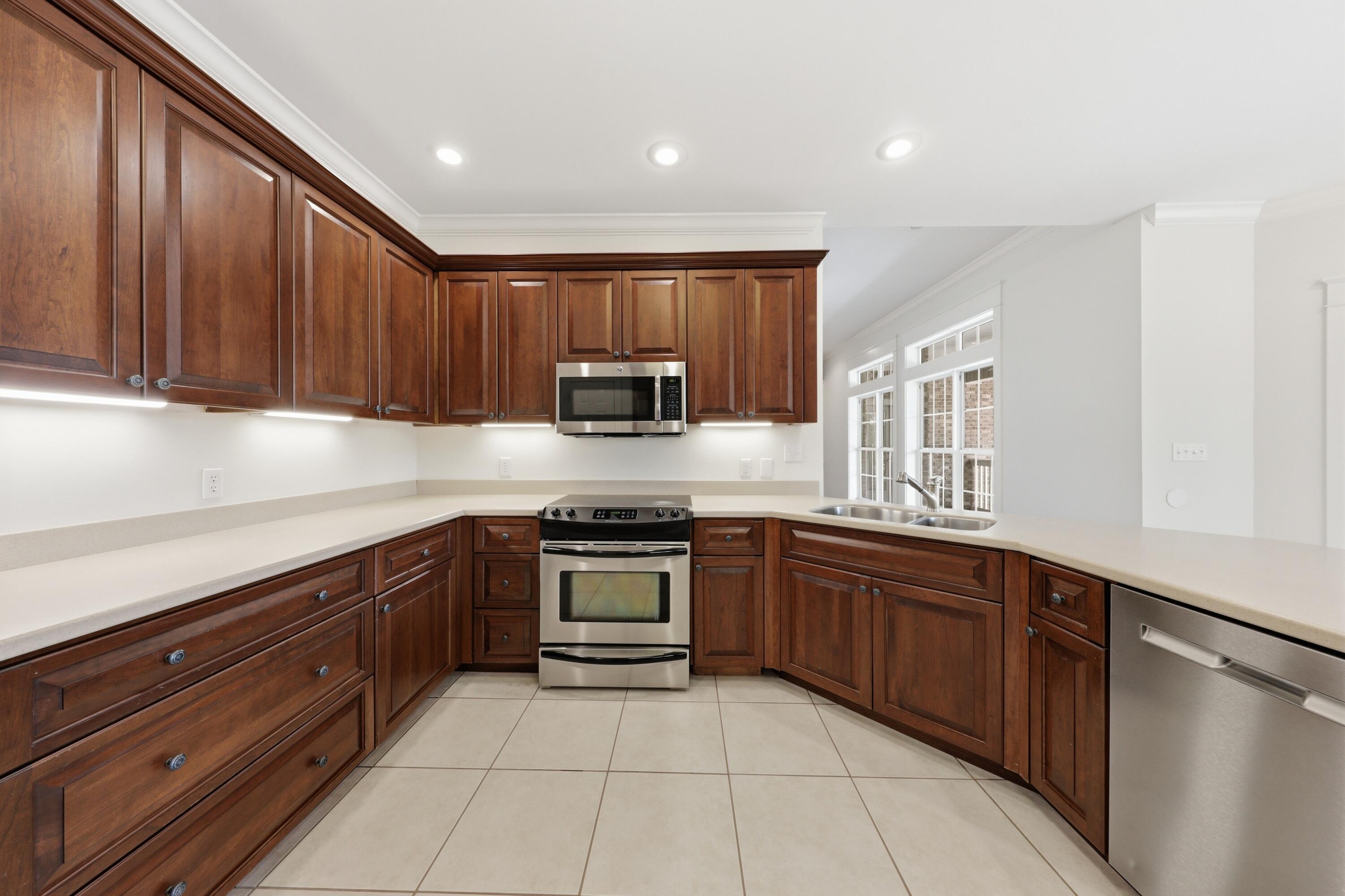 HIDDEN LAKES ESTATES - Residential