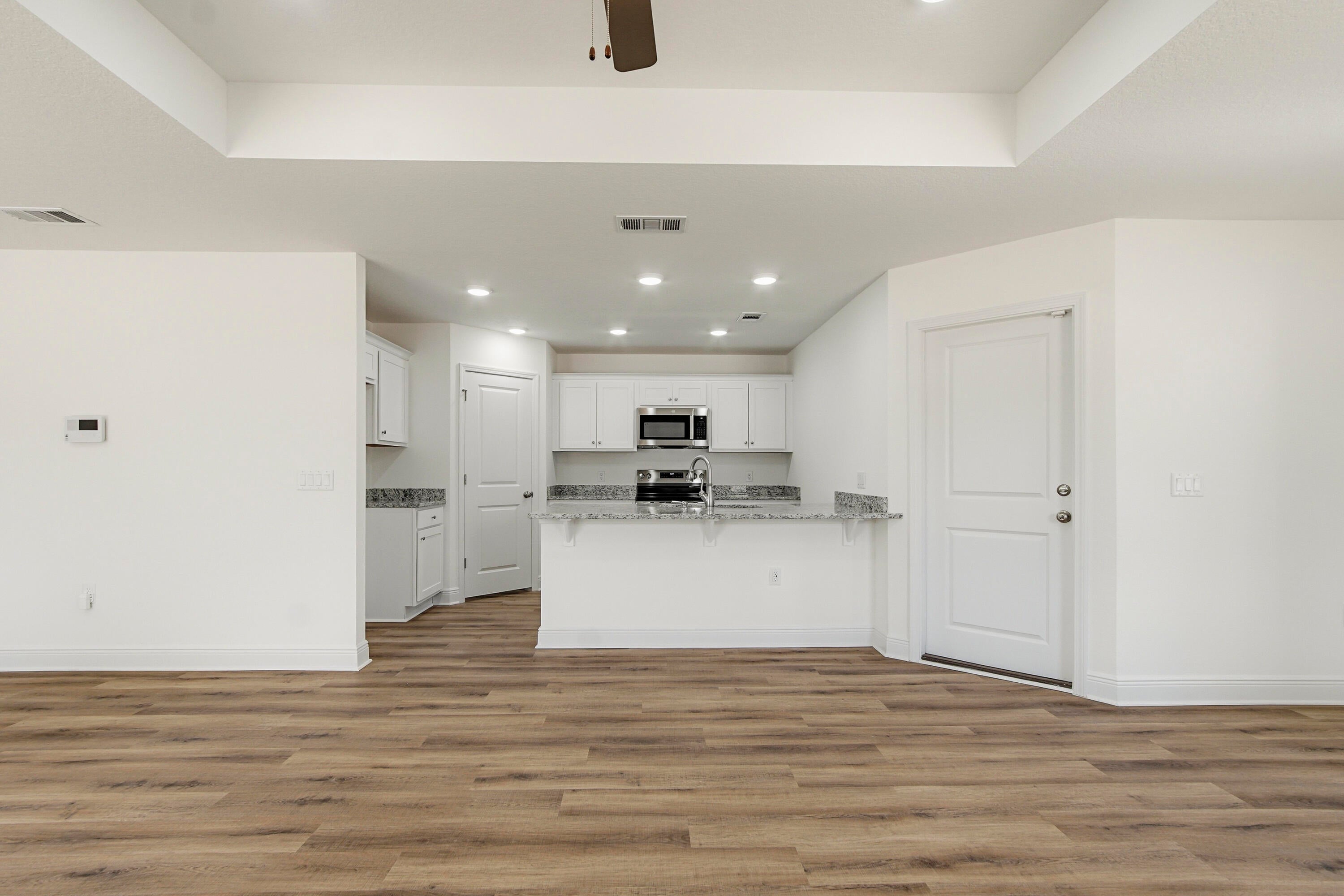 COUNTRY CLUB MANOR EAST - Residential