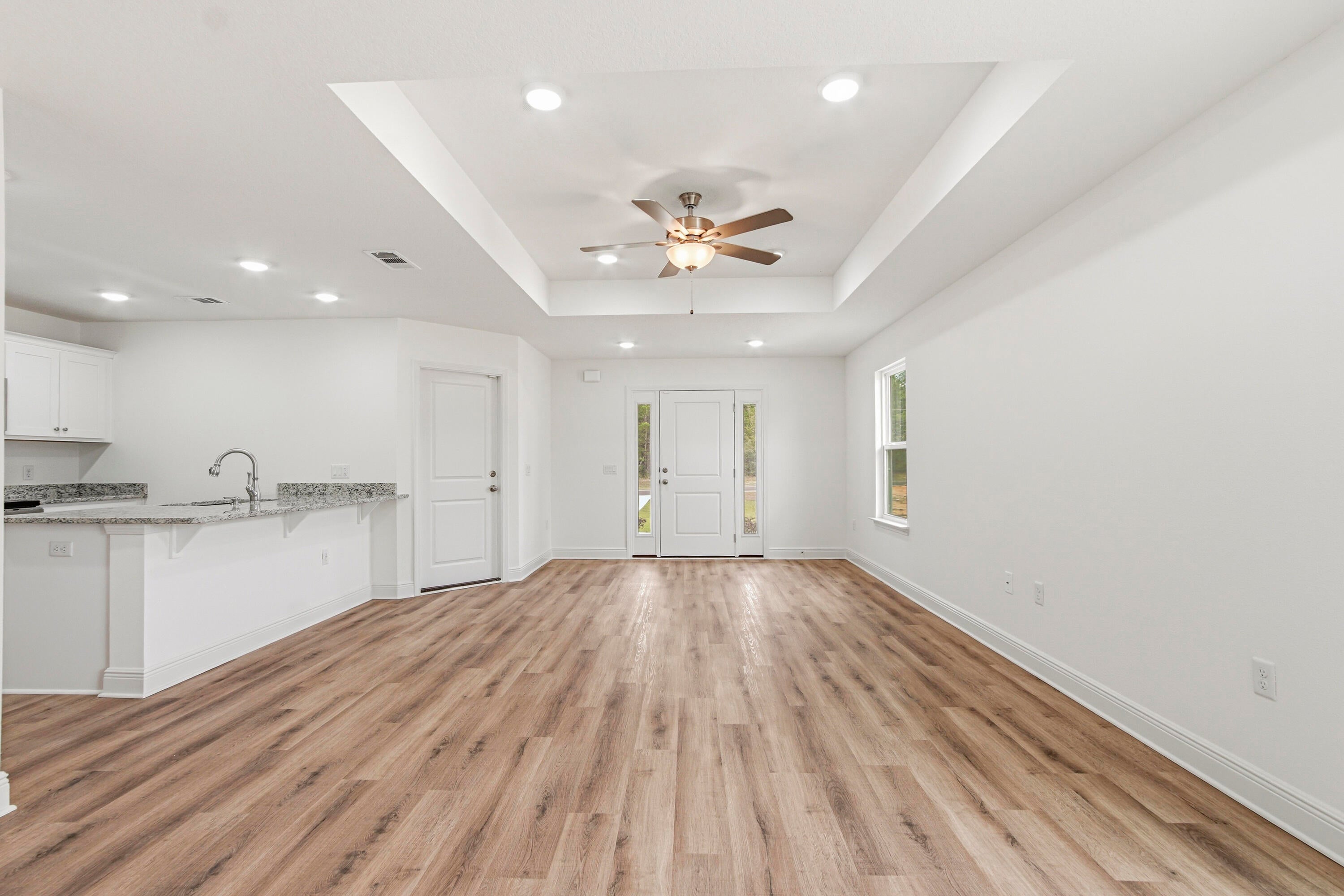 COUNTRY CLUB MANOR EAST - Residential