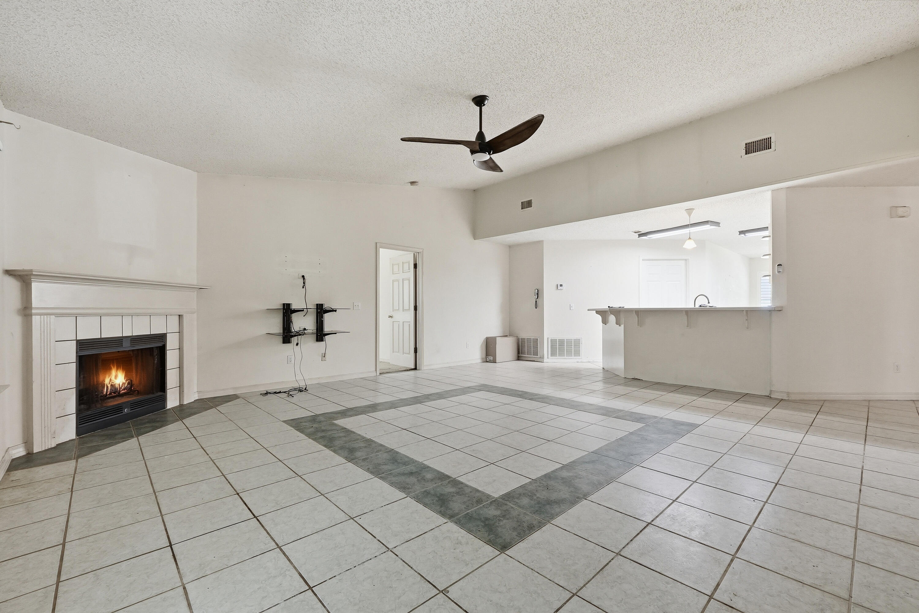 HOLLEY BY THE SEA - Residential