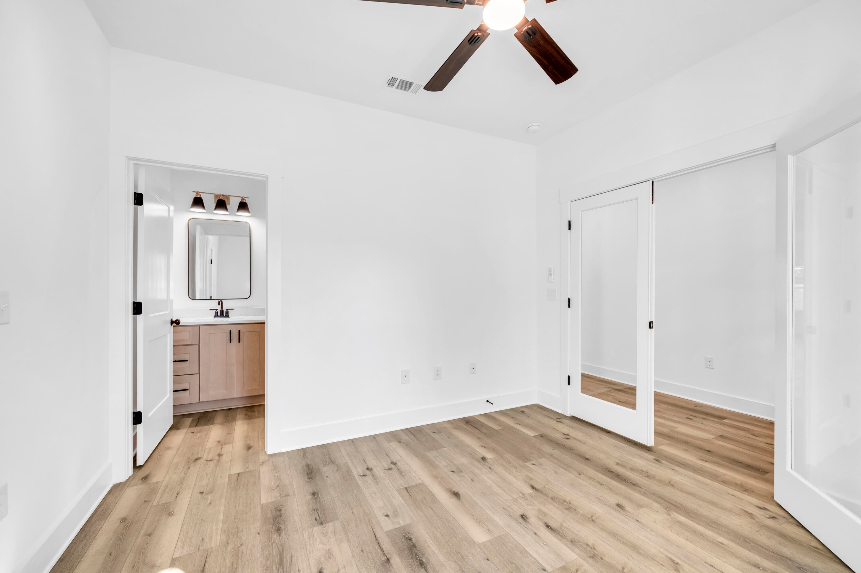 RE S/D RACE TRACK RD S/S LOT 14 BLK E - Residential