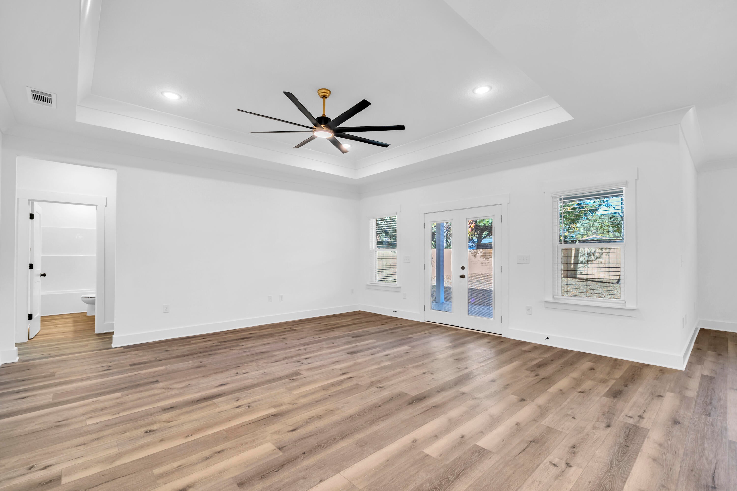 RE S/D RACE TRACK RD S/S LOT 14 BLK E - Residential