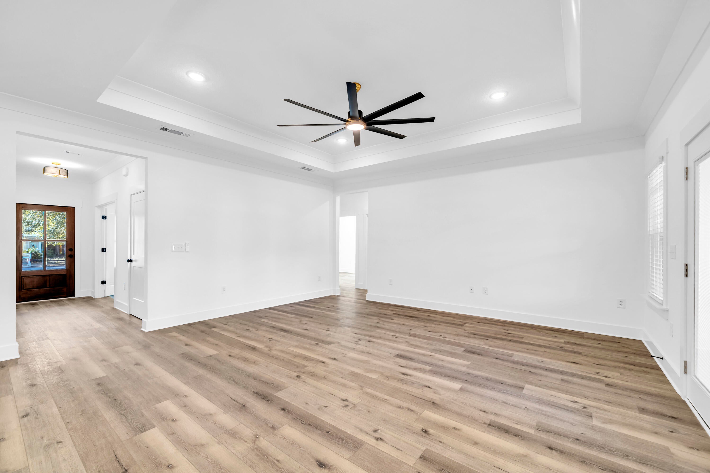 RE S/D RACE TRACK RD S/S LOT 14 BLK E - Residential