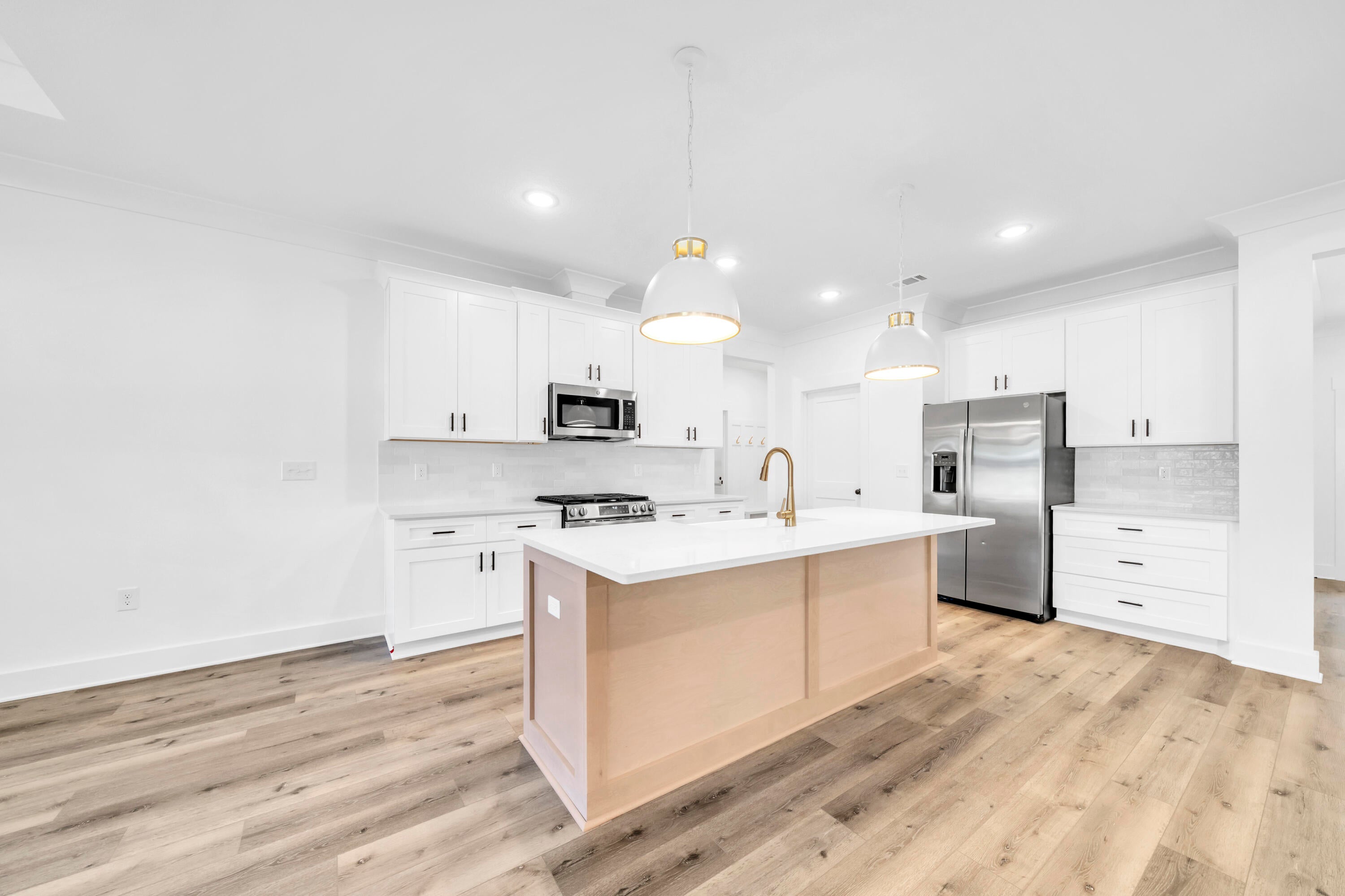 RE S/D RACE TRACK RD S/S LOT 14 BLK E - Residential