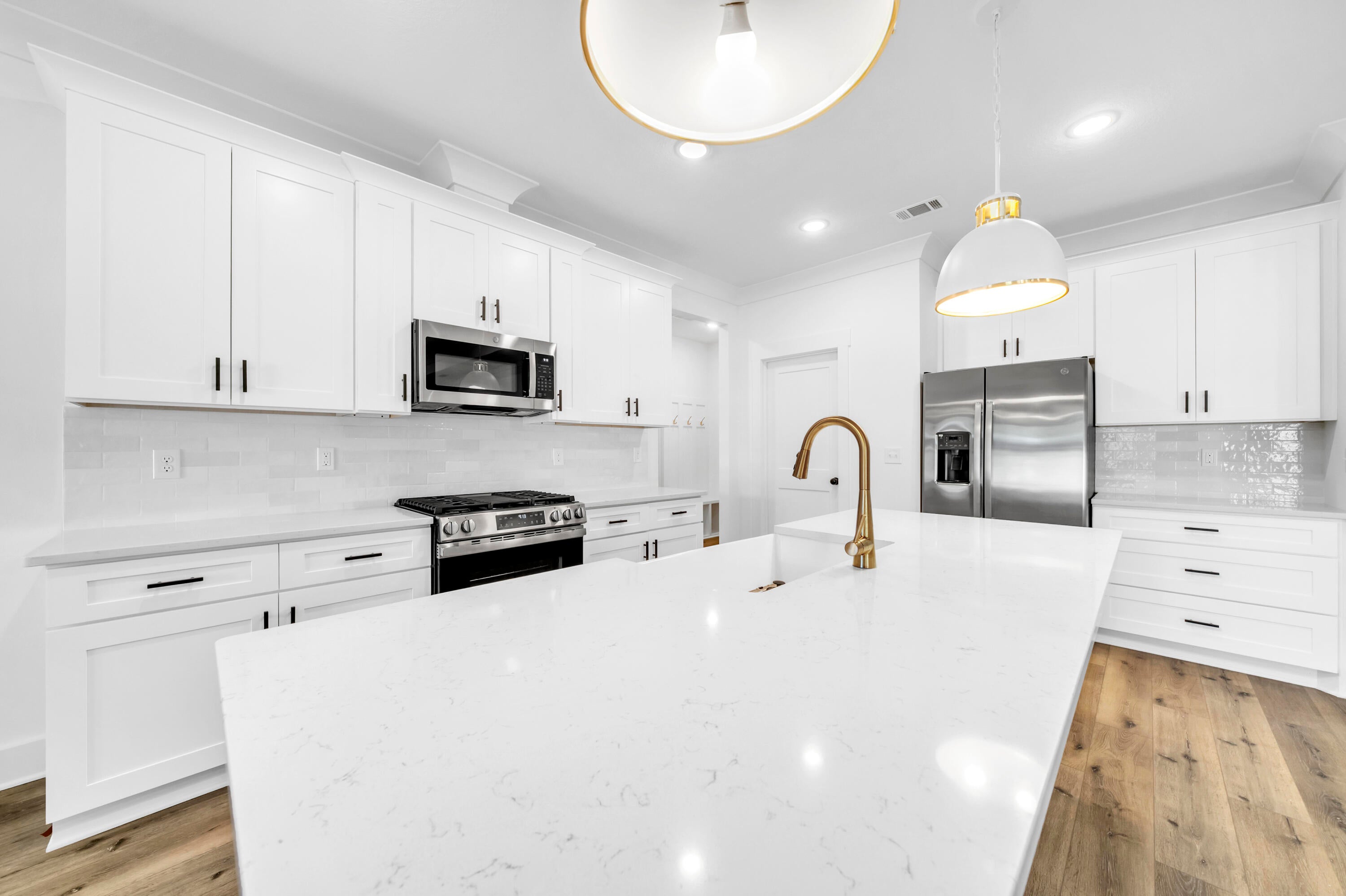 RE S/D RACE TRACK RD S/S LOT 14 BLK E - Residential