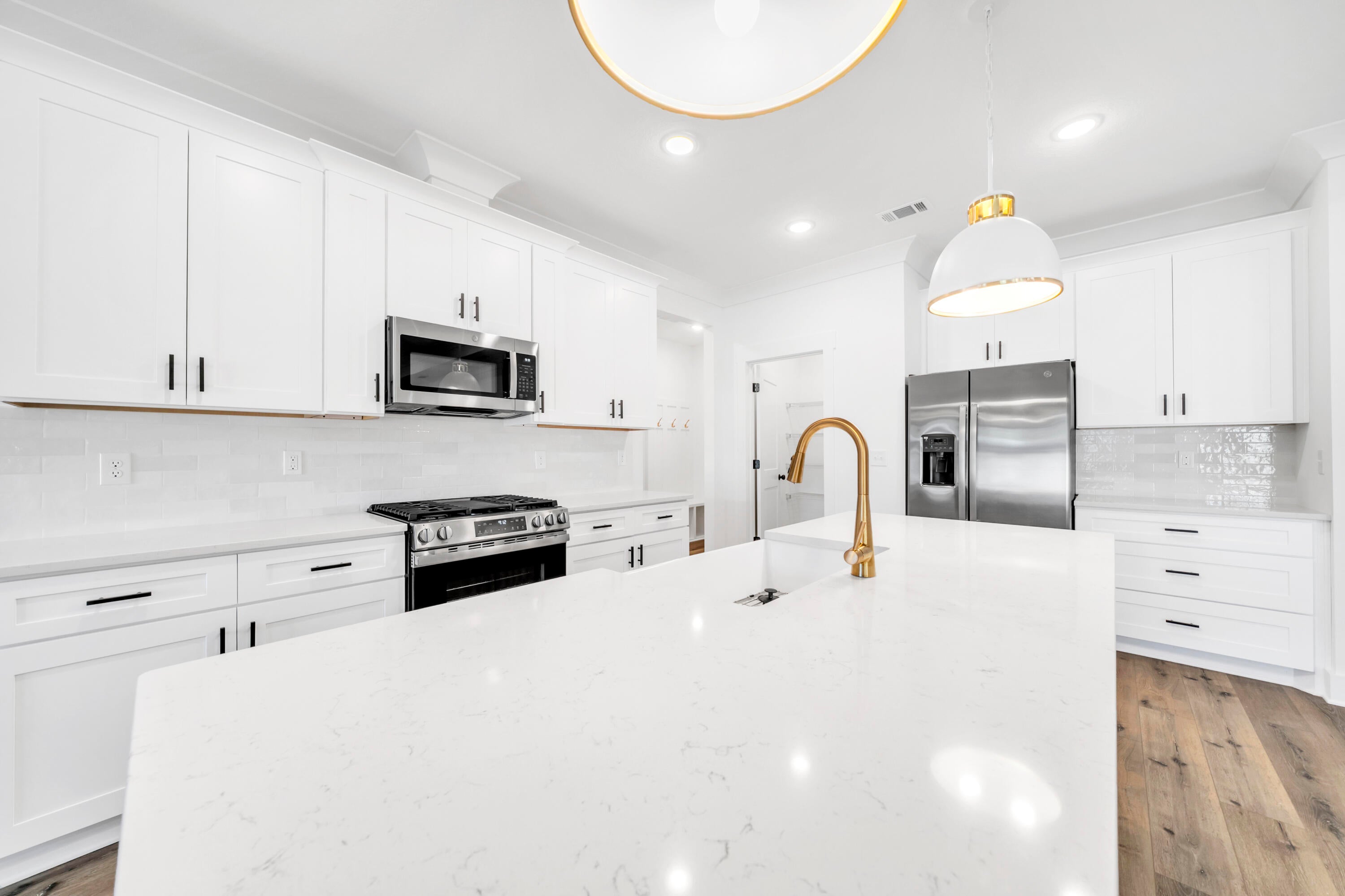 RE S/D RACE TRACK RD S/S LOT 14 BLK E - Residential