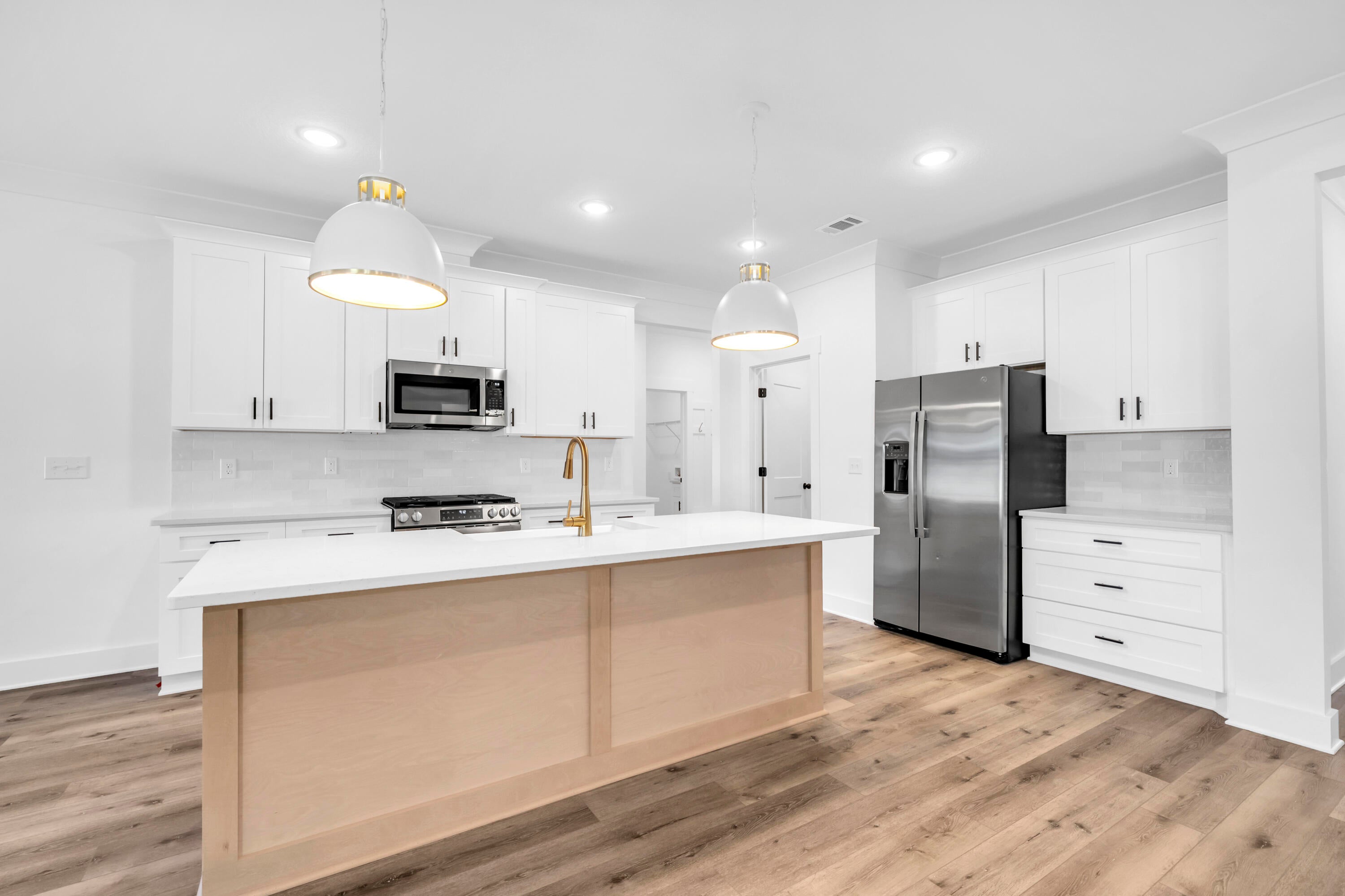 RE S/D RACE TRACK RD S/S LOT 14 BLK E - Residential