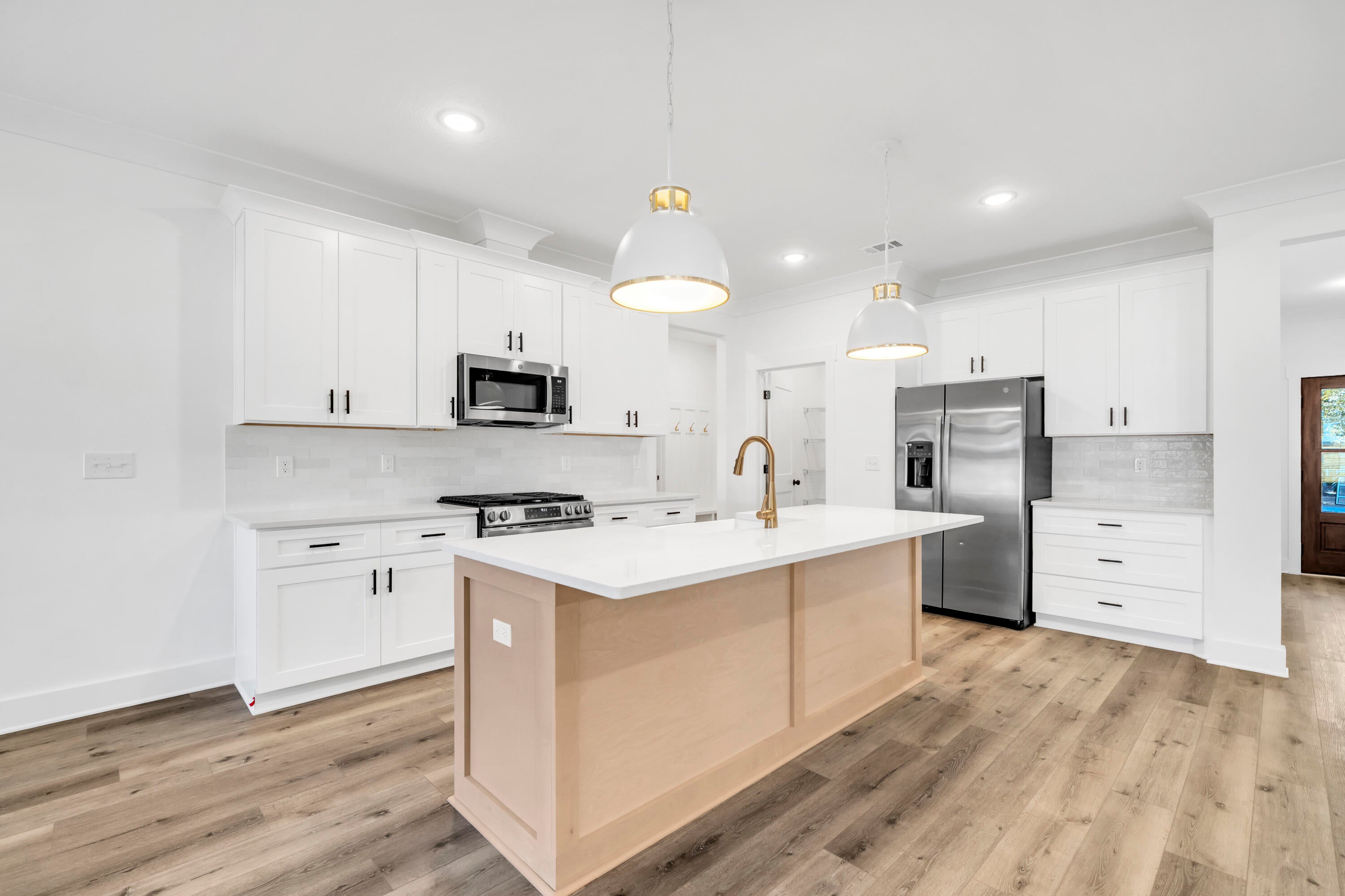 RE S/D RACE TRACK RD S/S LOT 14 BLK E - Residential