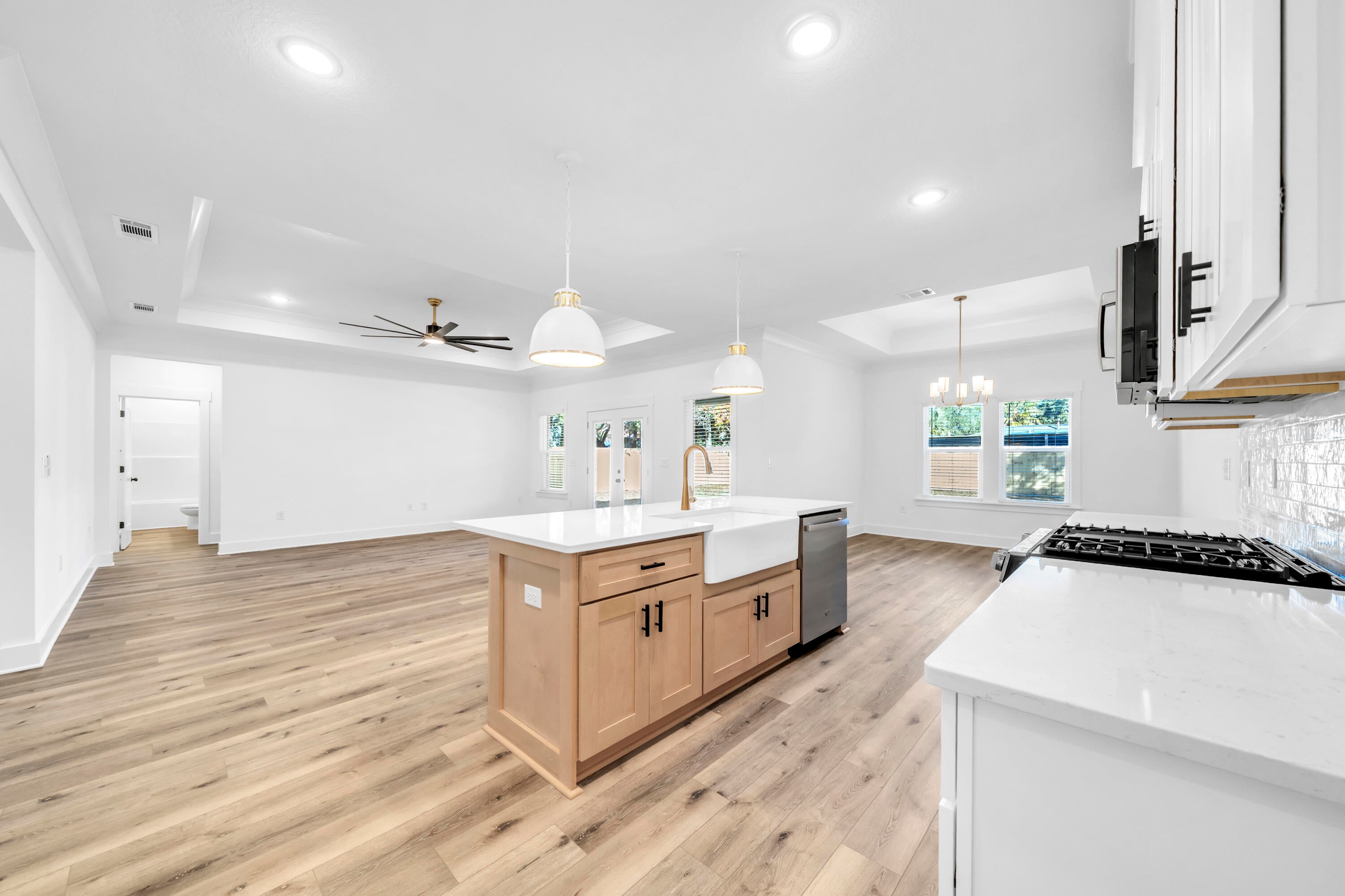 RE S/D RACE TRACK RD S/S LOT 14 BLK E - Residential