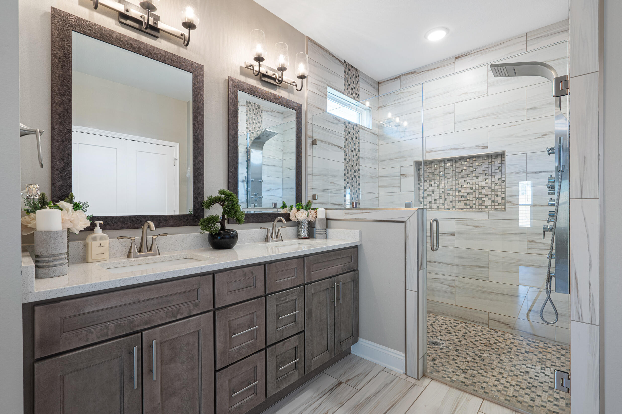 CASA LOMA S/D - Residential Lease