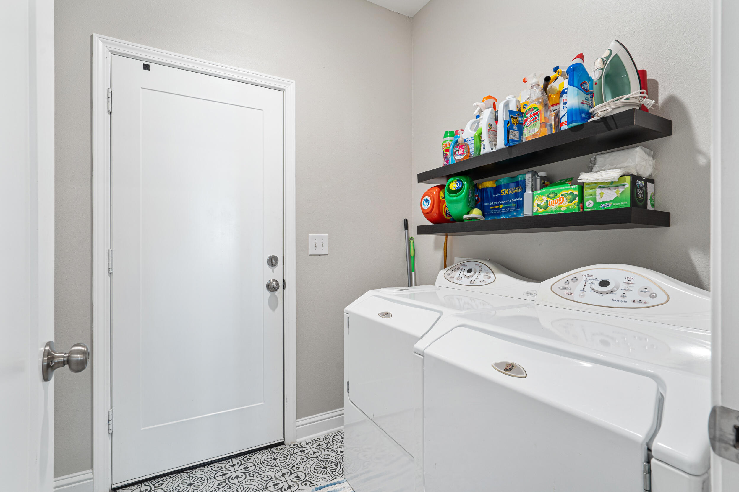 CASA LOMA S/D - Residential Lease