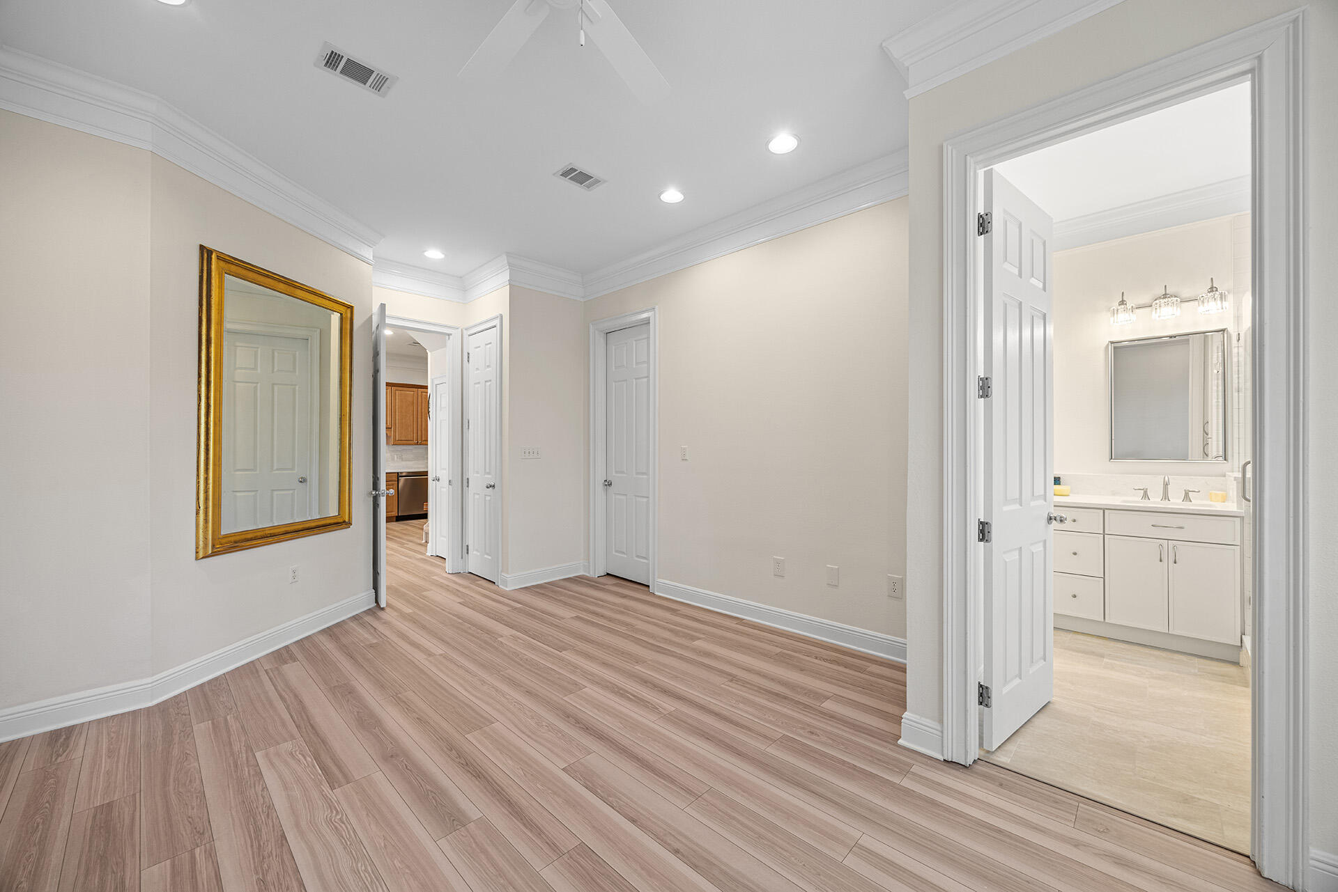 FAIRWAY VILLAS - Residential