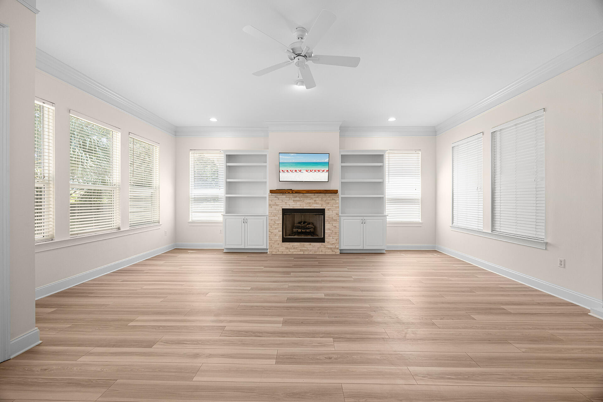 FAIRWAY VILLAS - Residential