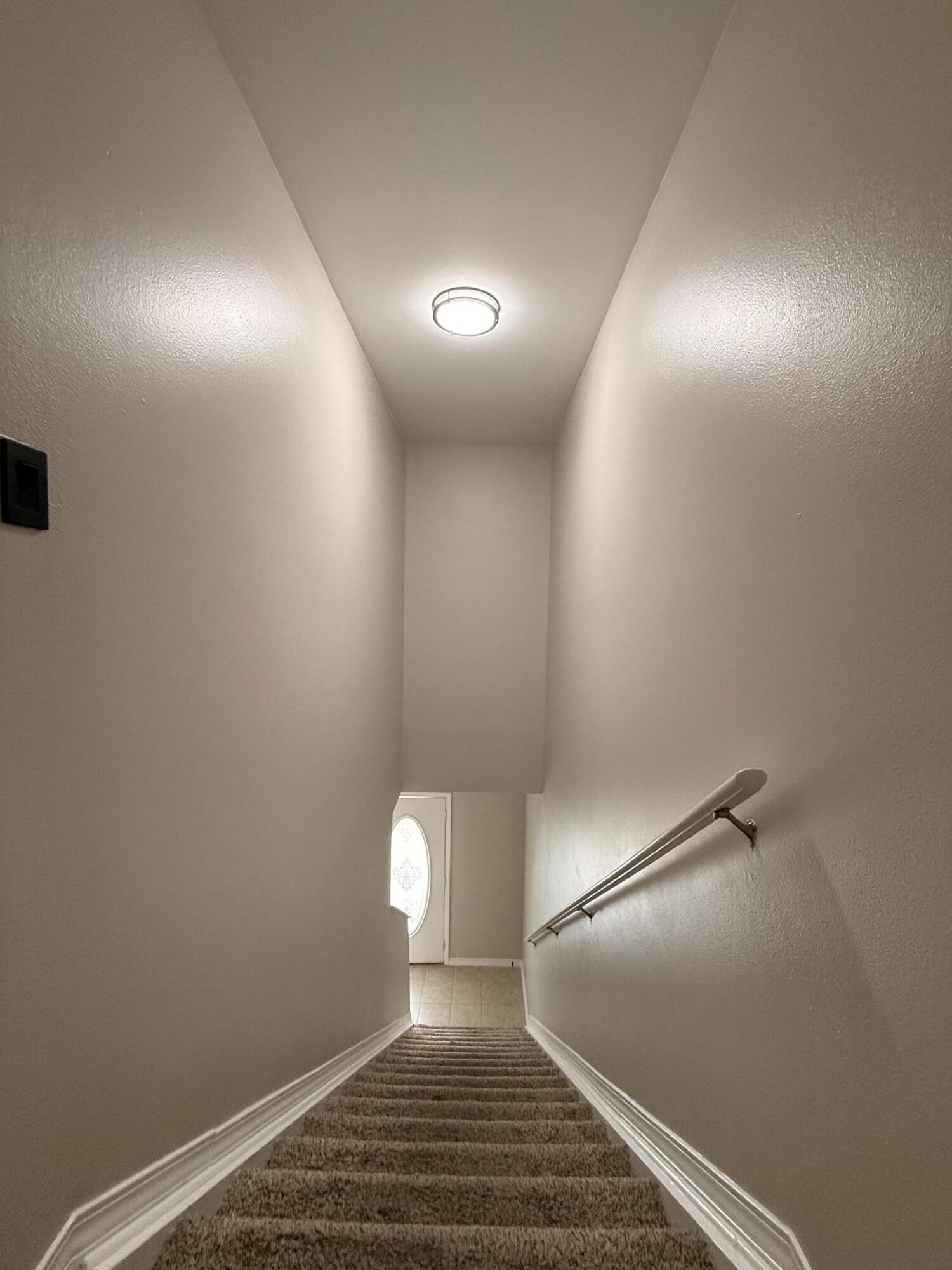 SANTA ROSA OAKS CONDOMINIUM - Residential Lease