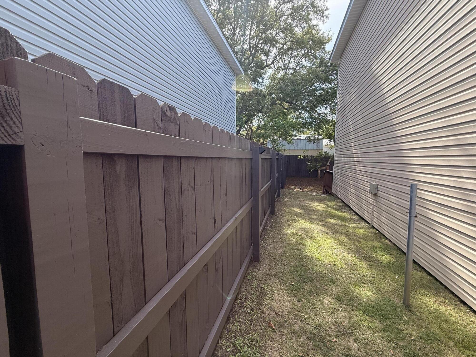 SANTA ROSA OAKS CONDOMINIUM - Residential Lease