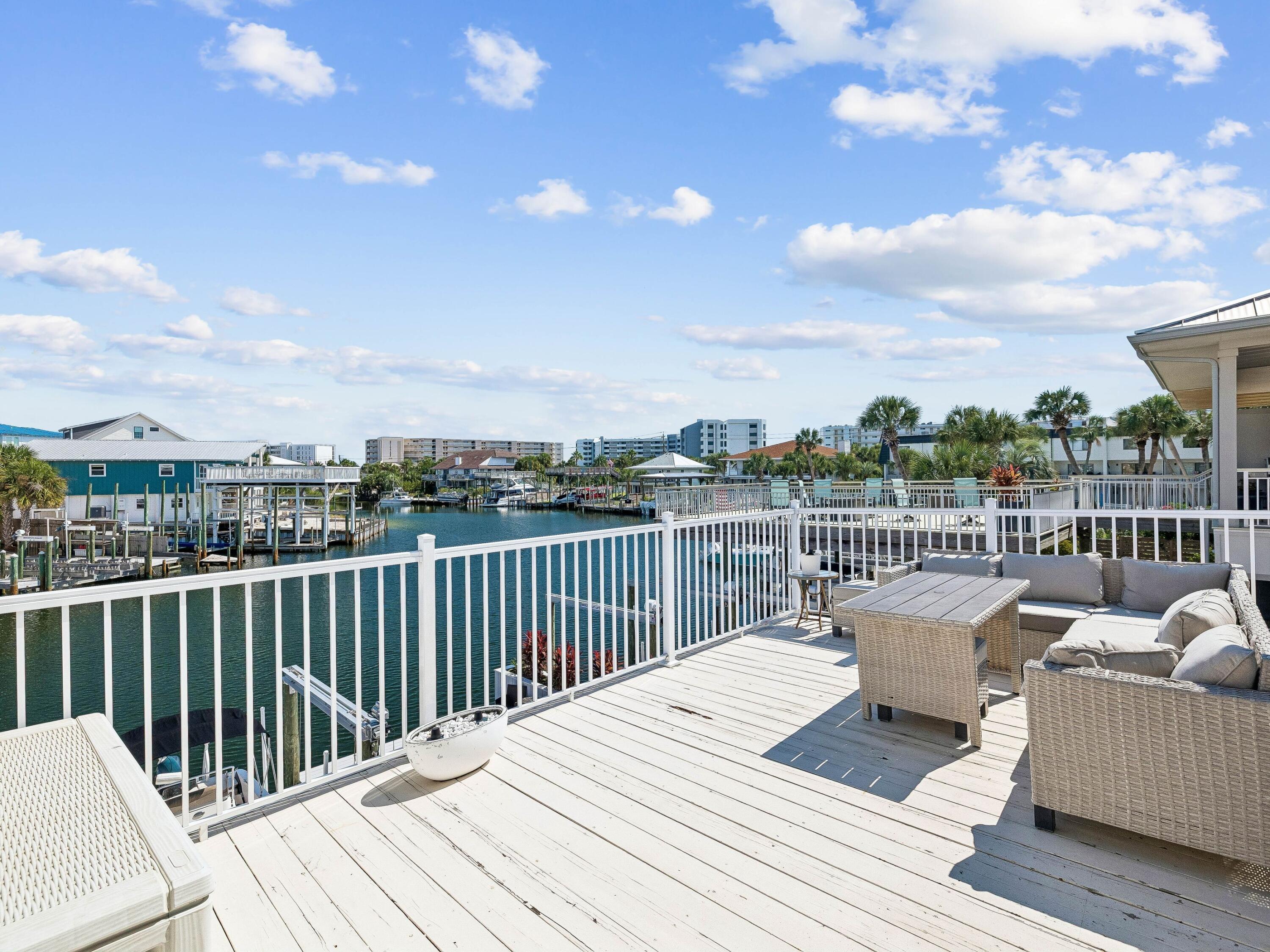 HOLIDAY ISLE - Residential
