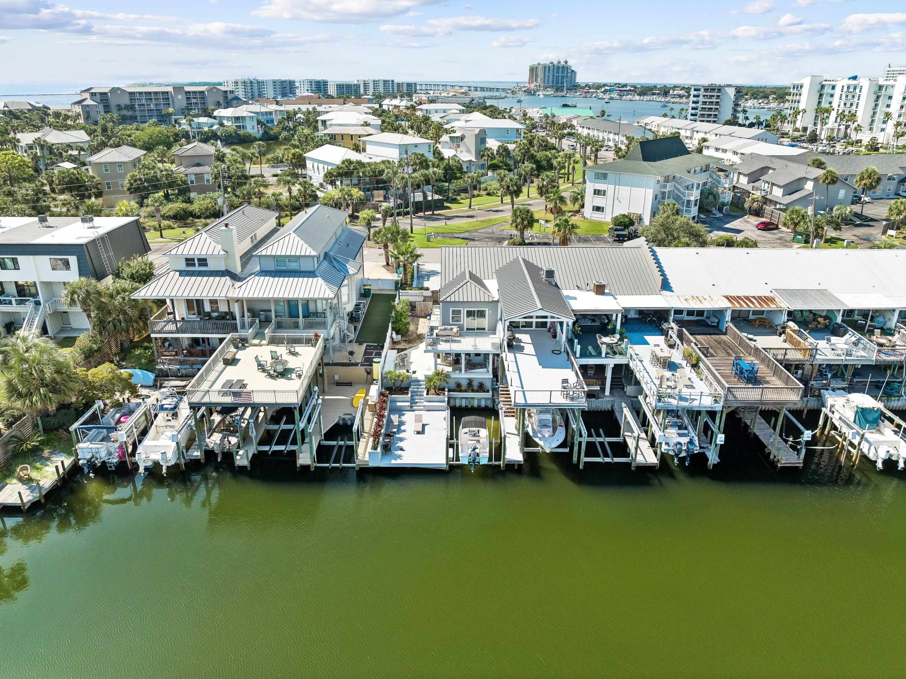 HOLIDAY ISLE - Residential