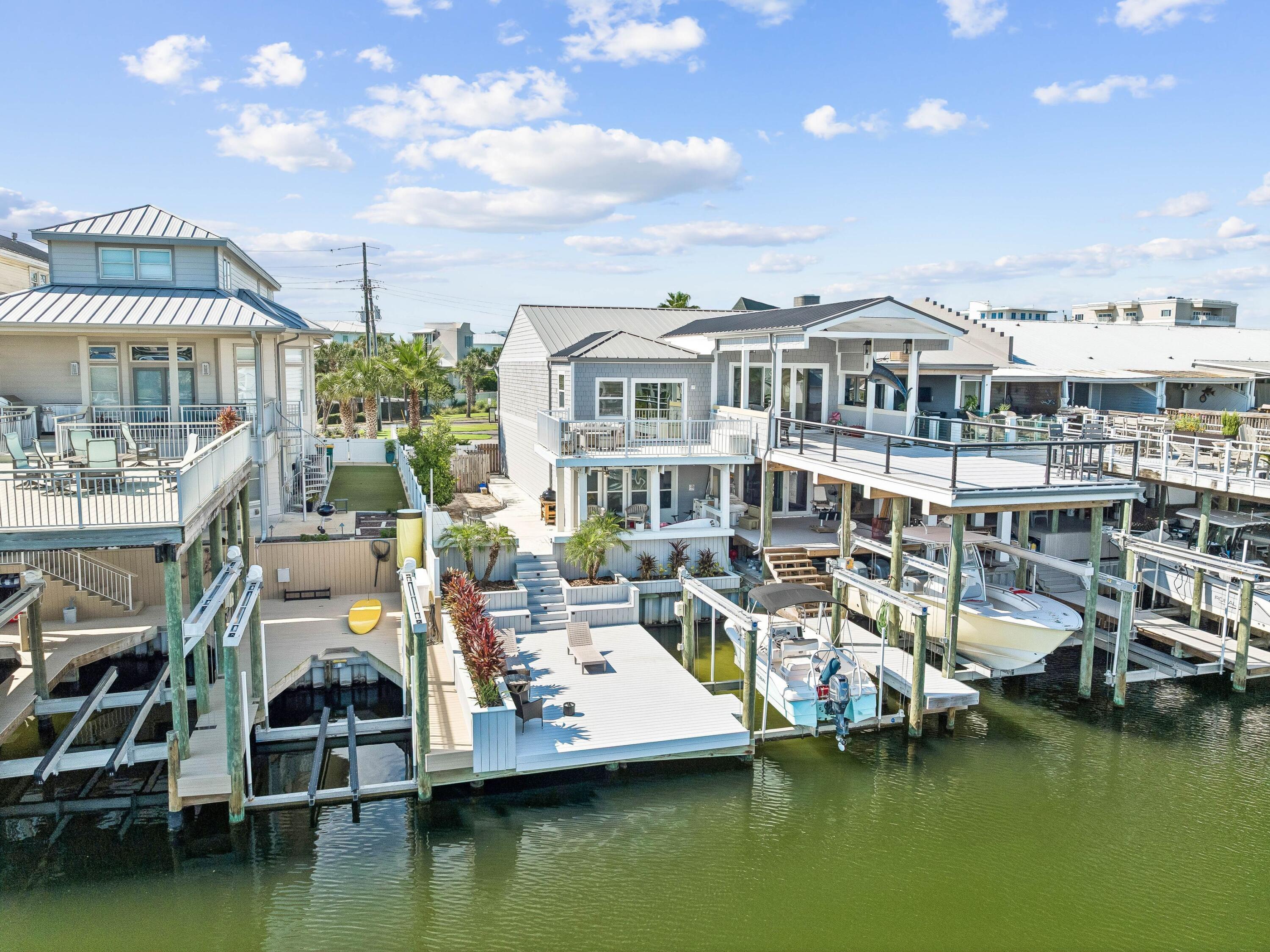 HOLIDAY ISLE - Residential