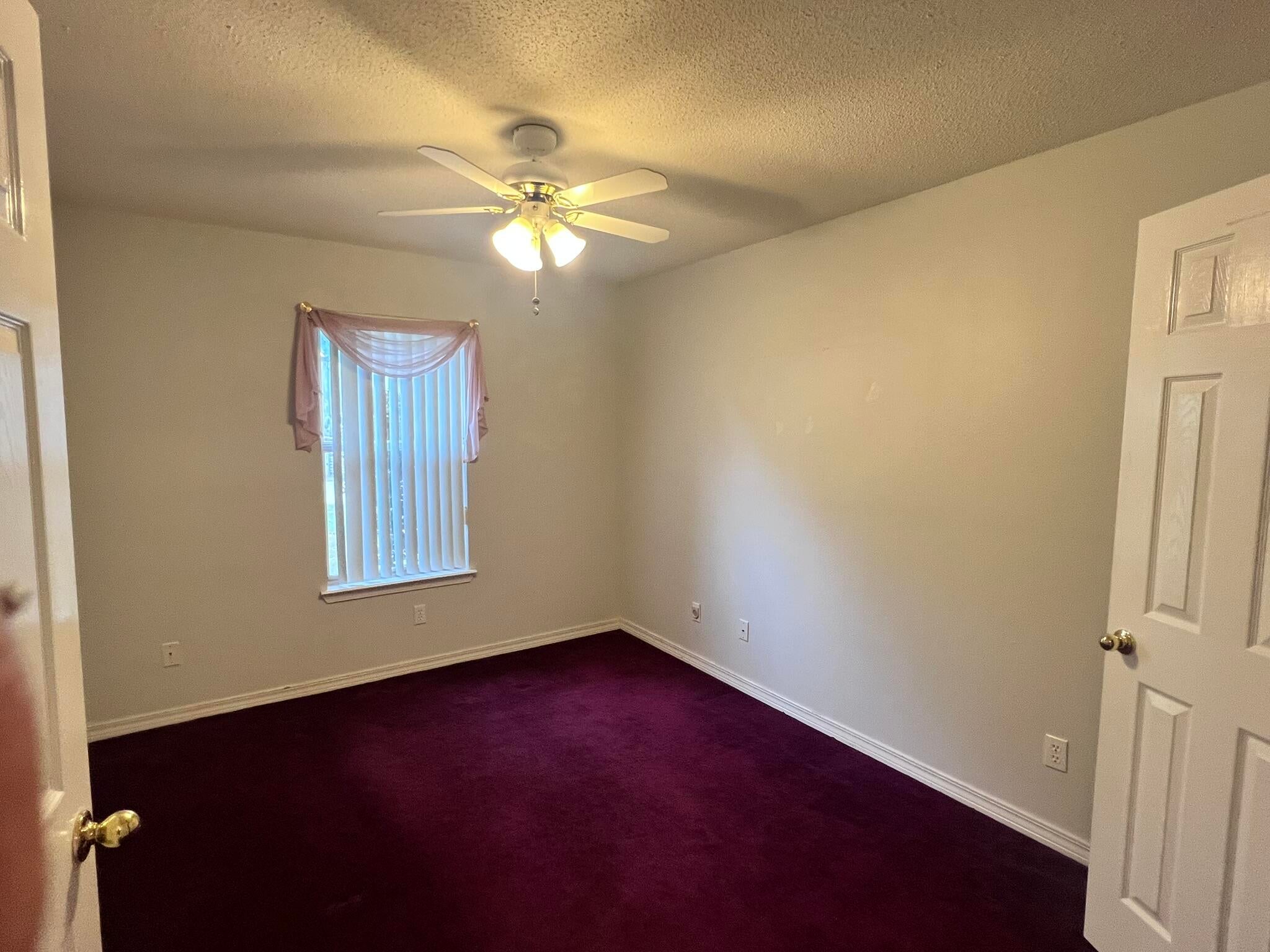 LAKE HOLLEY ESTATES - Residential Lease
