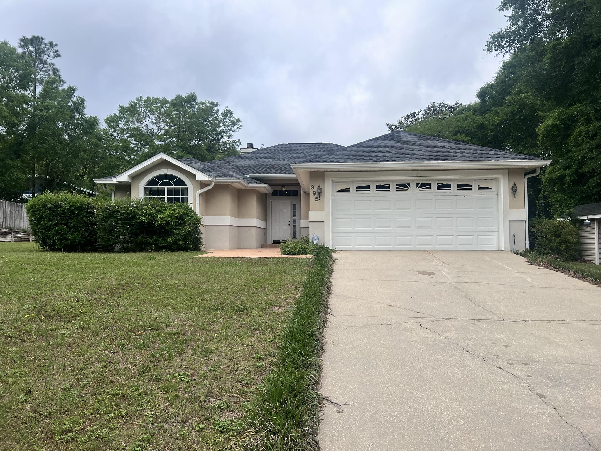 This lakefront home is available now. The home features a kitchen with all appliances, large den, Dining room, laundry room, and extra large master suite with large 9x25' clothes and dressing closet. You can enjoy the afternoon by sitting on the back deck or fishing in Lake Holley. There is additional RV or Trailer parking. The owner will accept a pet with breed approval.
