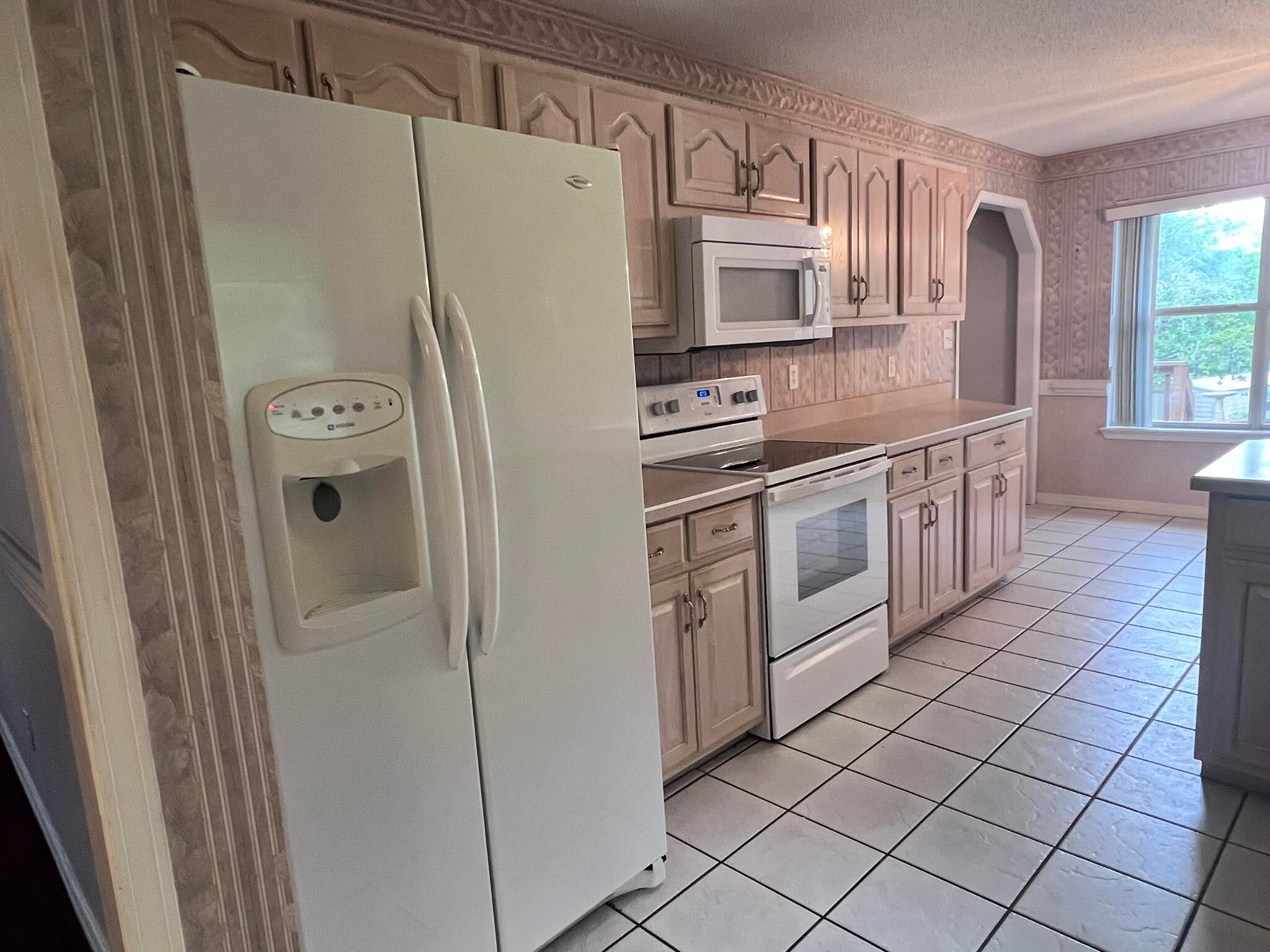 LAKE HOLLEY ESTATES - Residential Lease