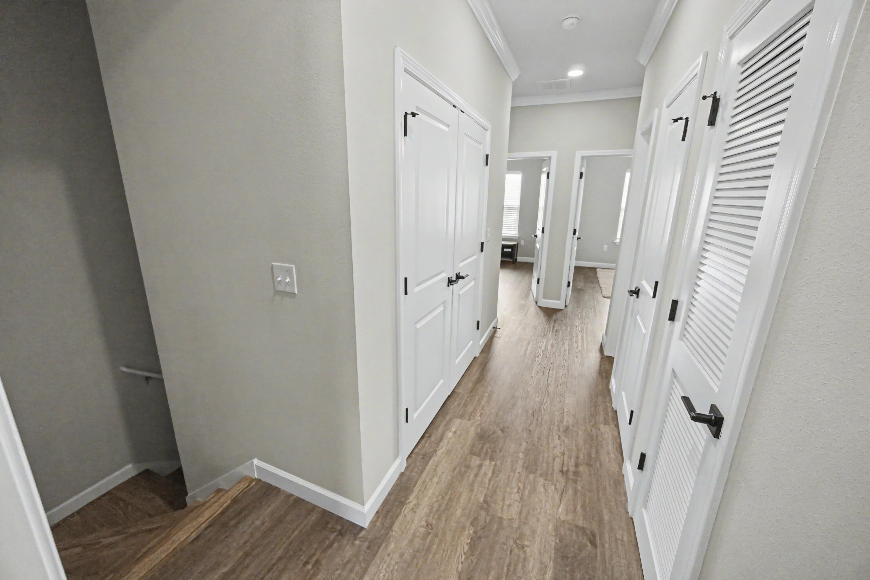 STABLE LANES - Residential
