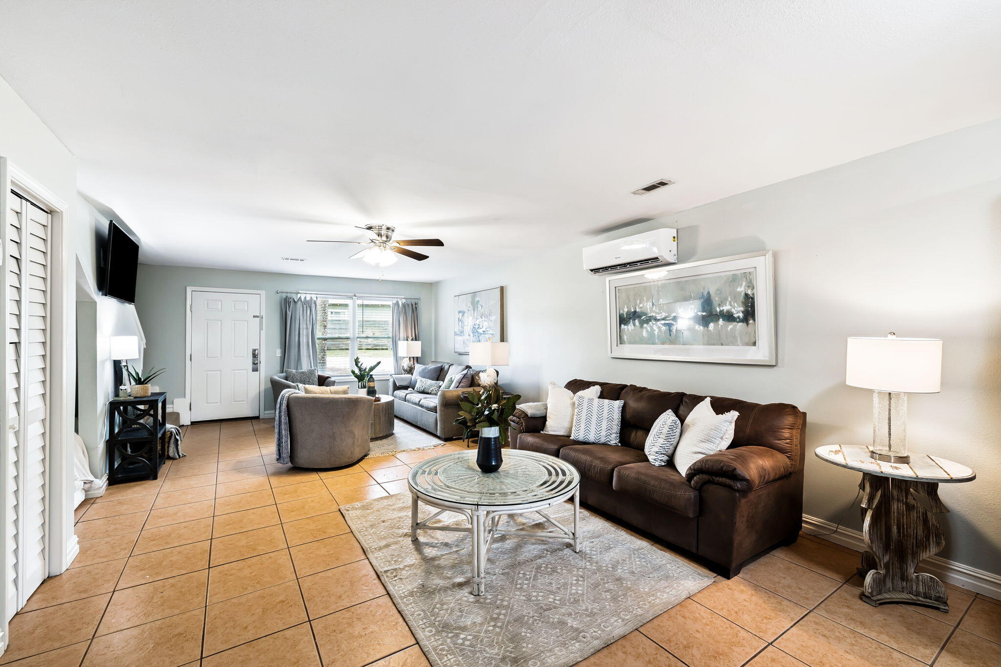 LAGUNA BEACH - Residential