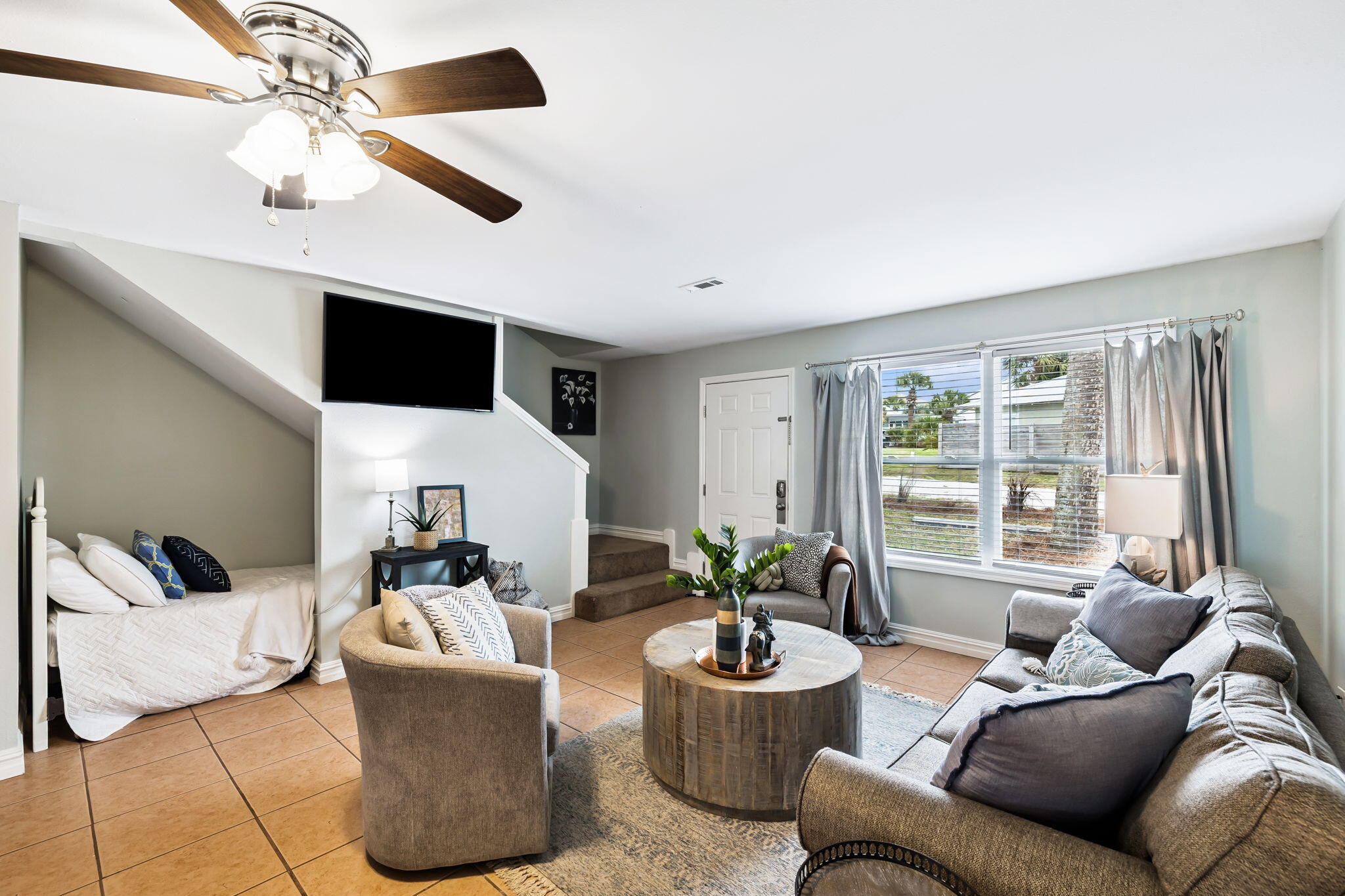 LAGUNA BEACH - Residential