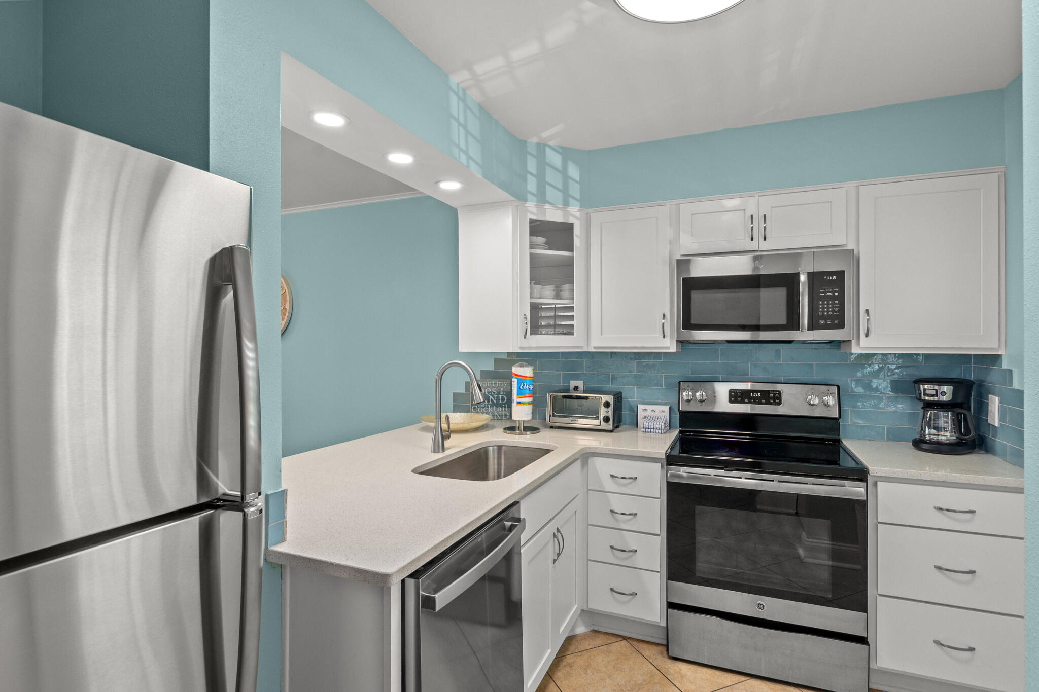 ISLANDER CONDO PH 2 - Residential