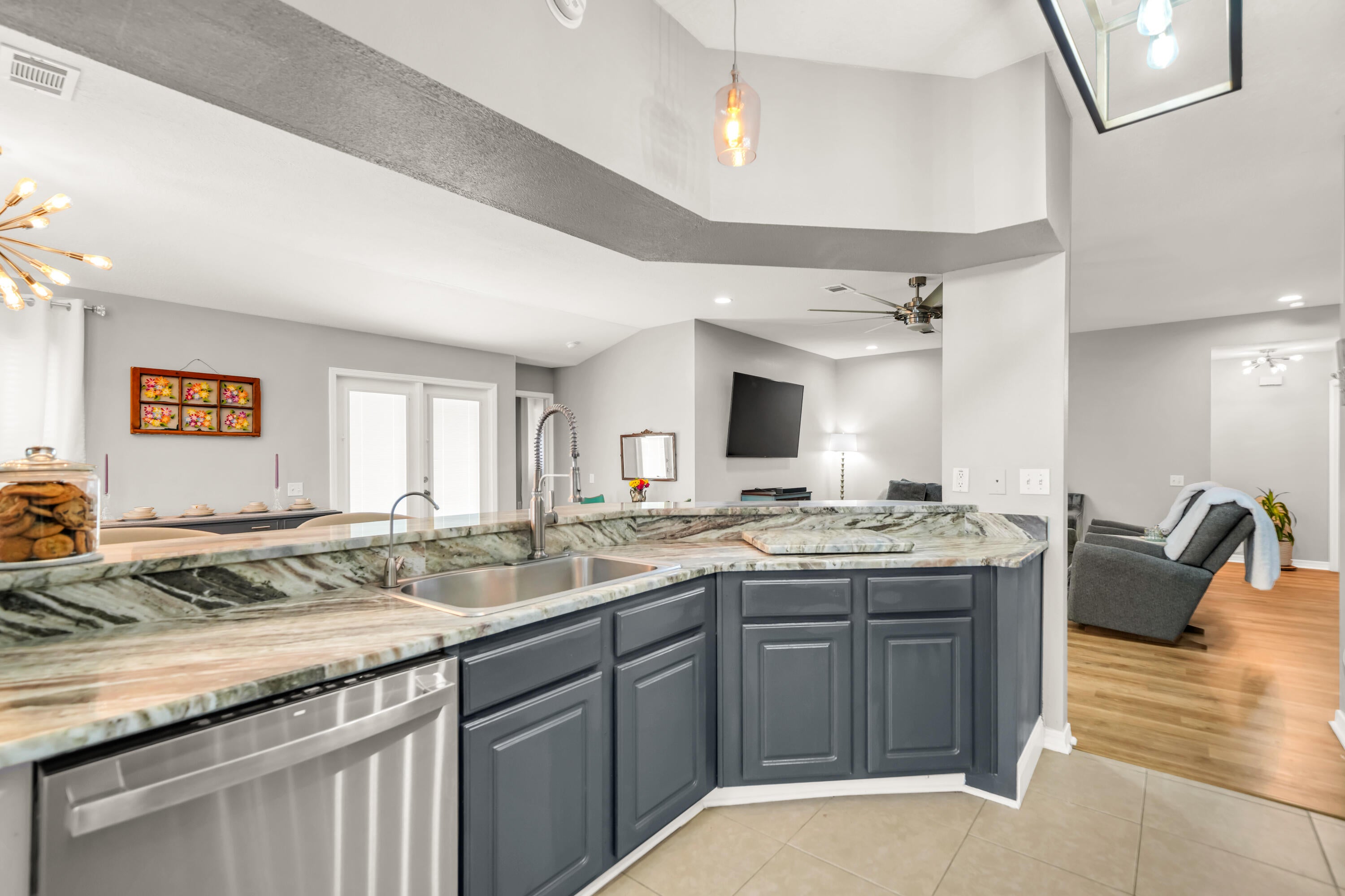 SHADOW LAKES - Residential