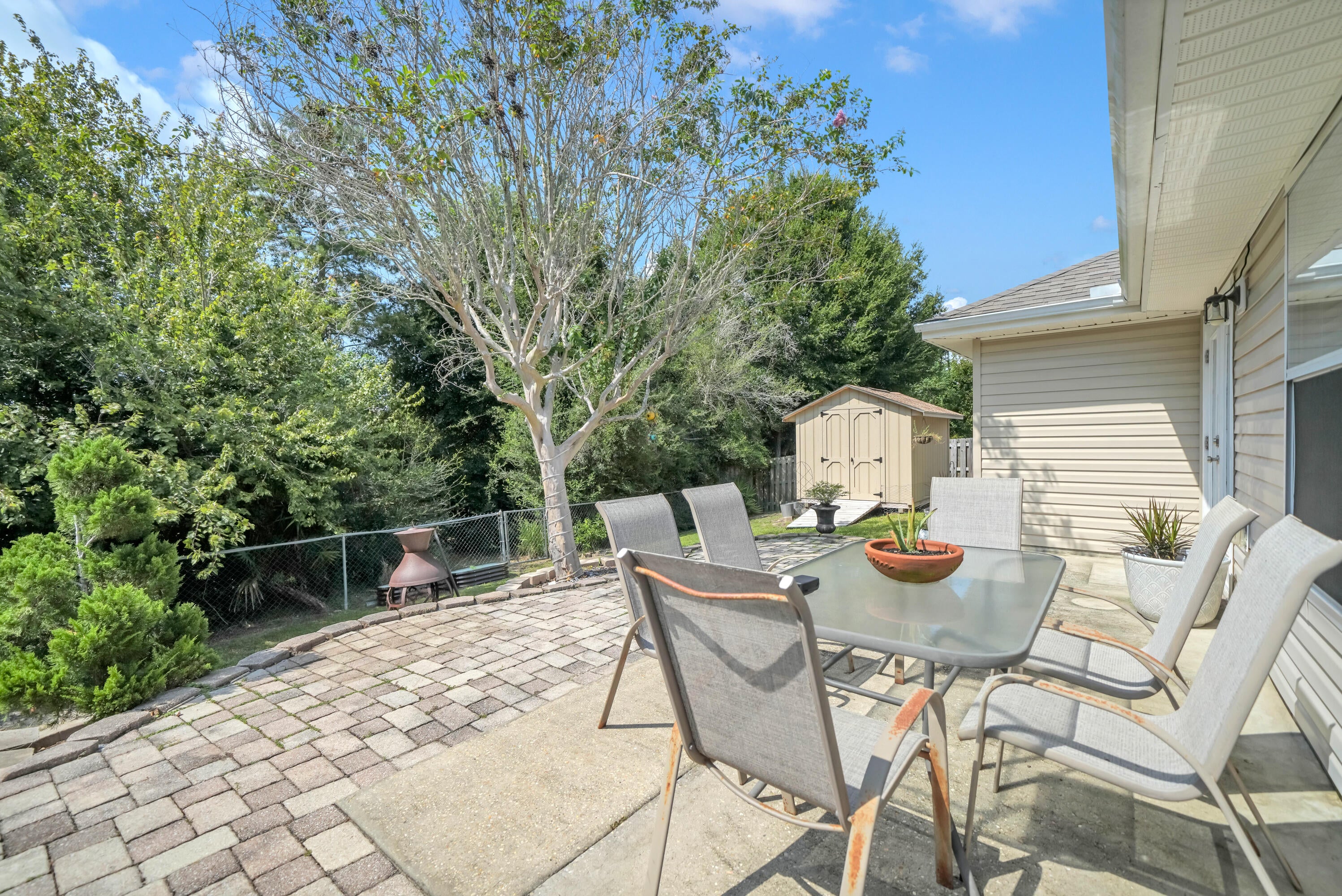 SHADOW LAKES - Residential
