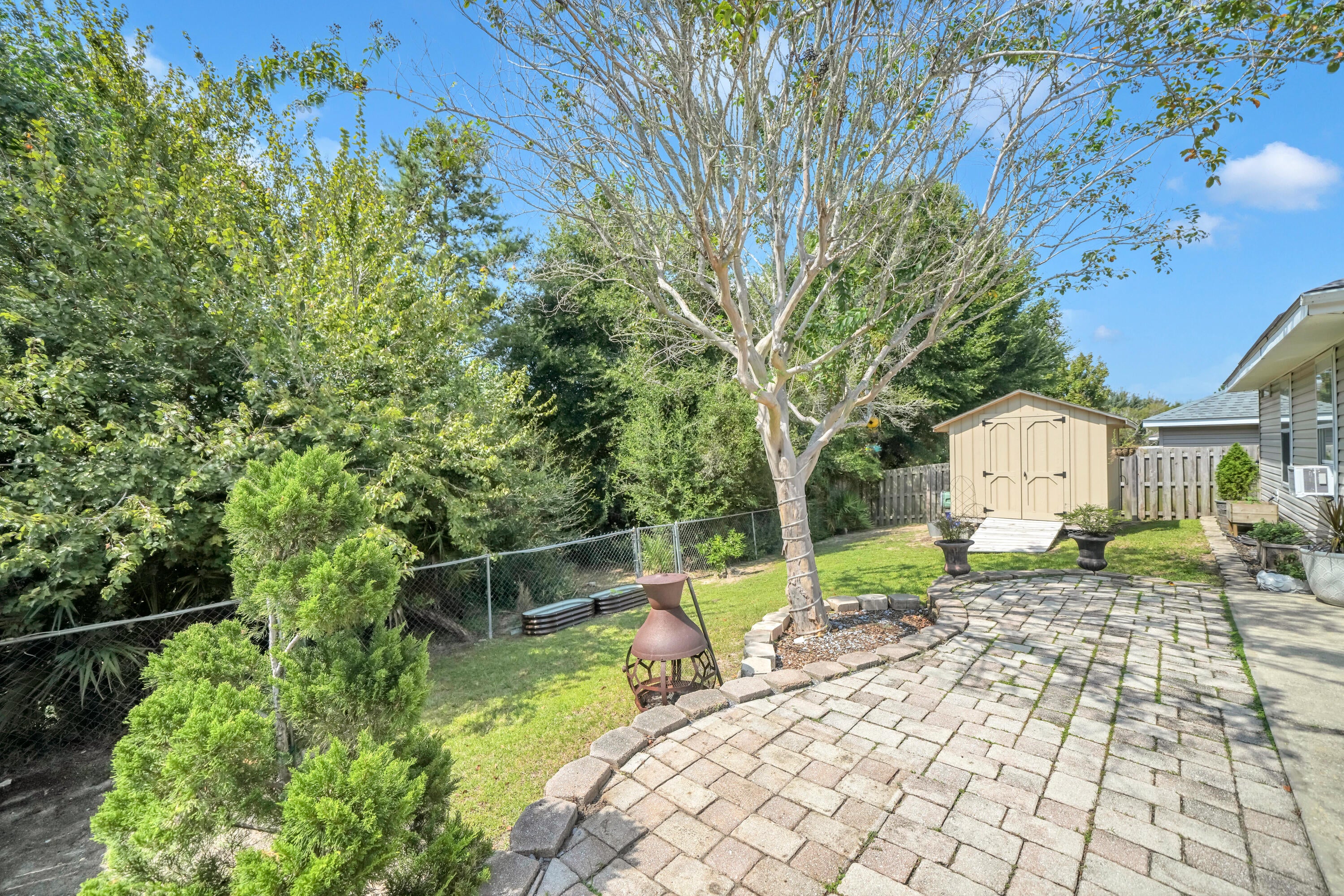 SHADOW LAKES - Residential