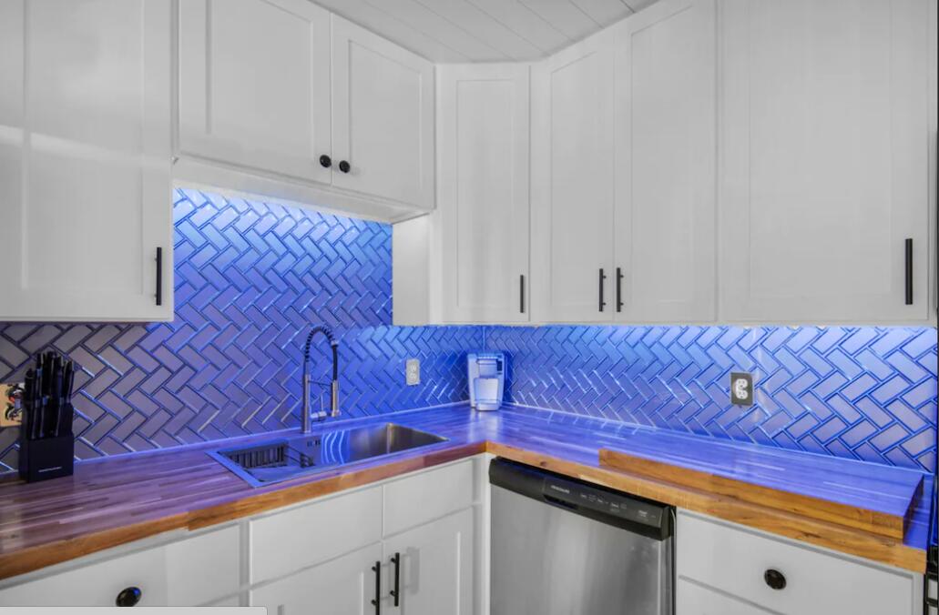 SUMMERSPELL CONDO - Residential