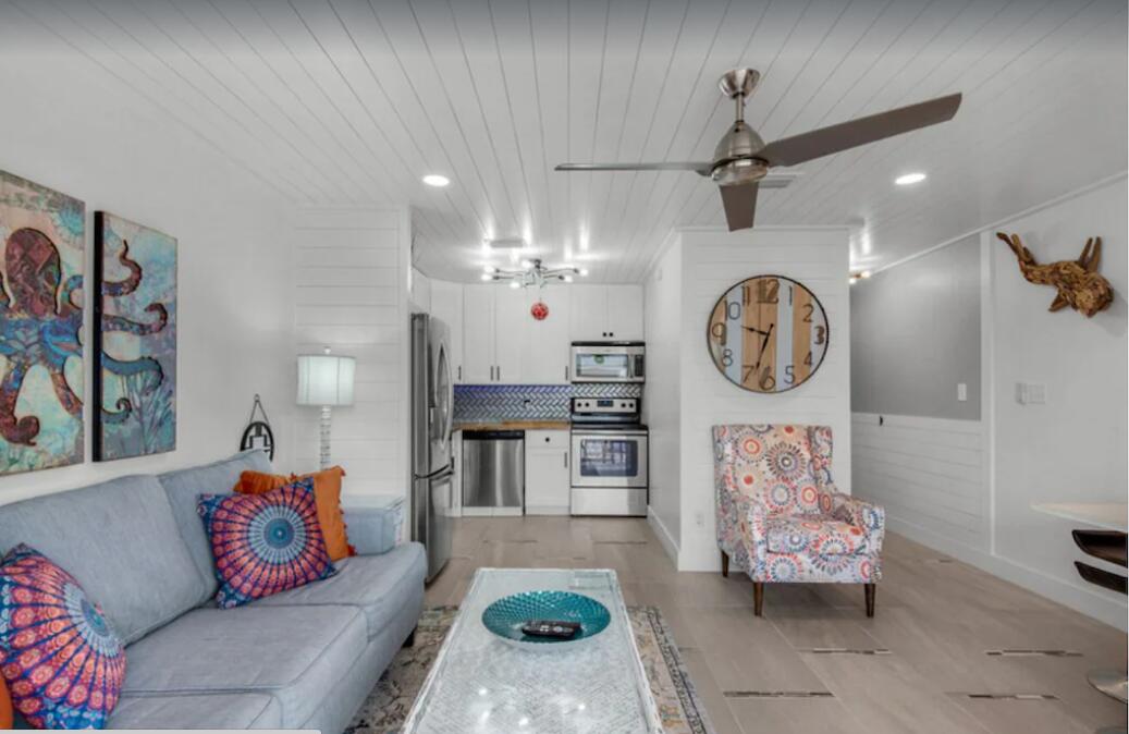 SUMMERSPELL CONDO - Residential