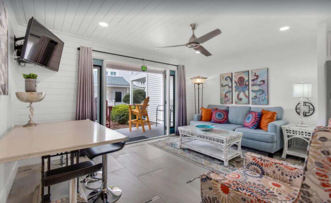 SUMMERSPELL CONDO - Residential