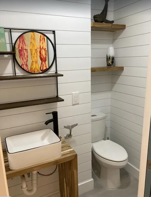 SUMMERSPELL CONDO - Residential